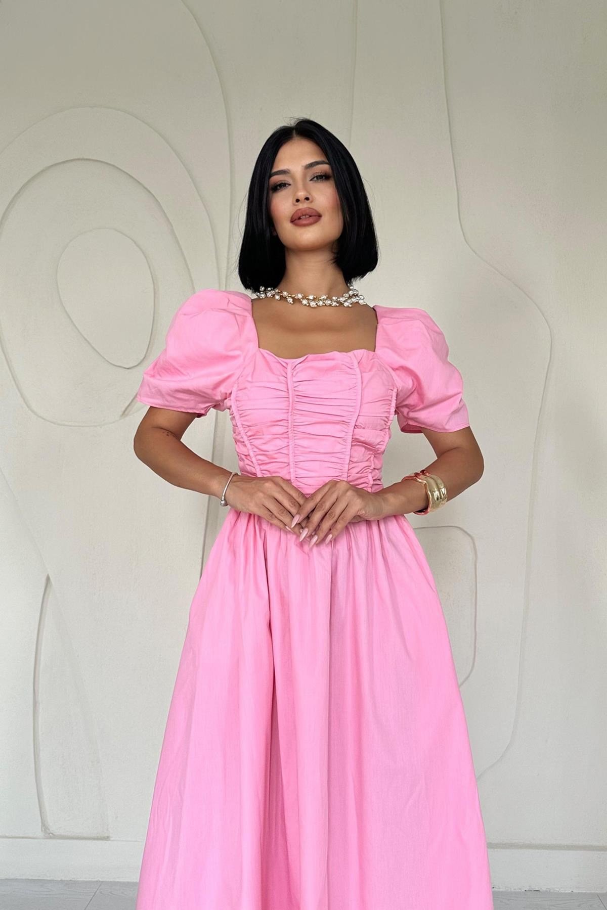 Pembe Arkası Gipe Detaylı Elbise