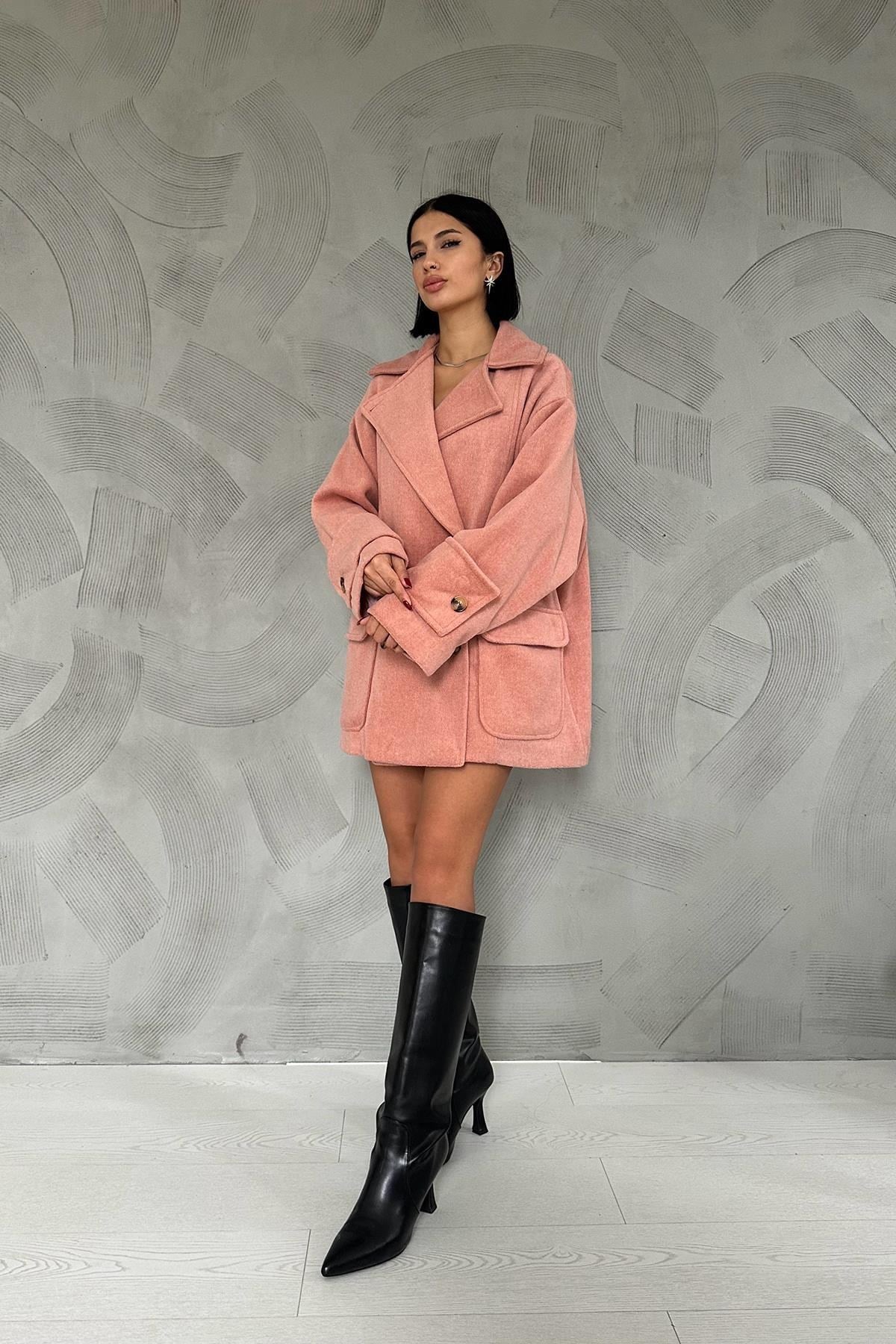 Pembe Düğmeli Light Kadın Kaban