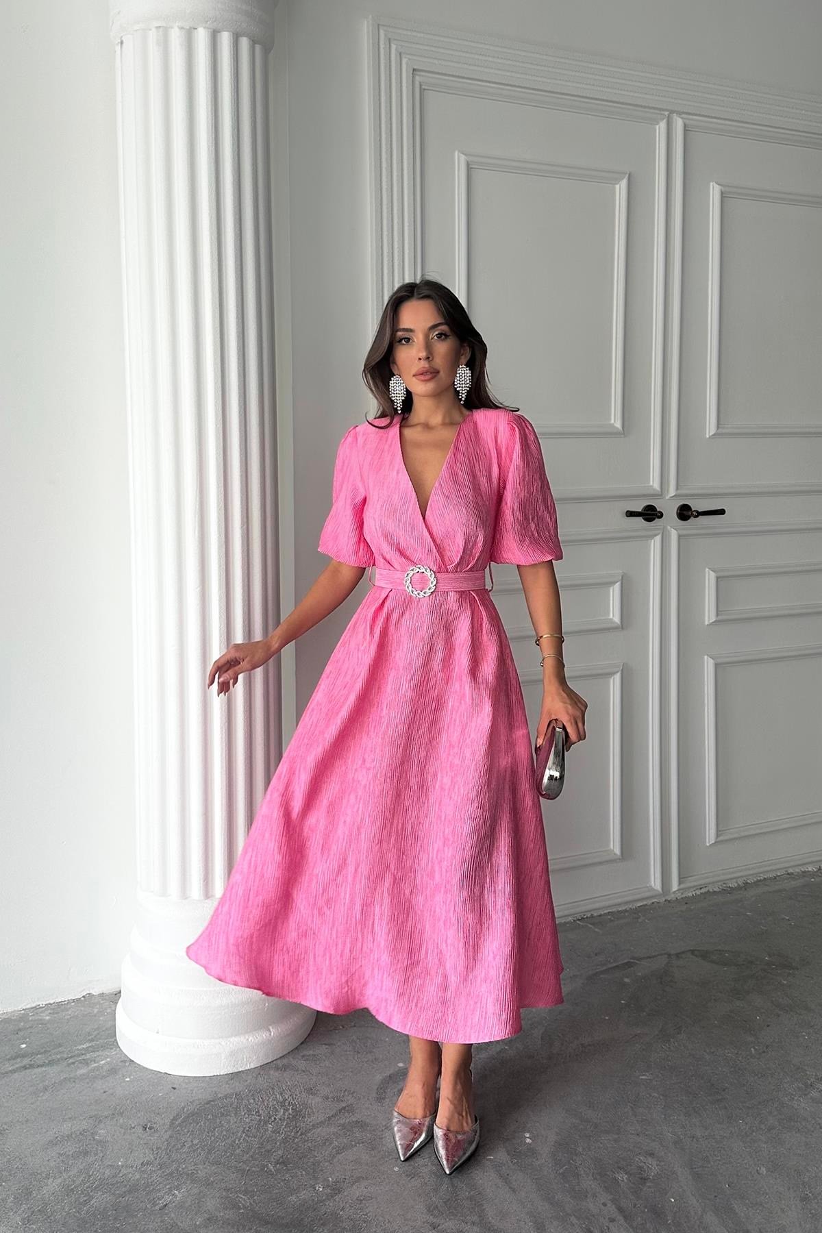 Pembe Işıltılı Kemerli Kruvaze Elbise
