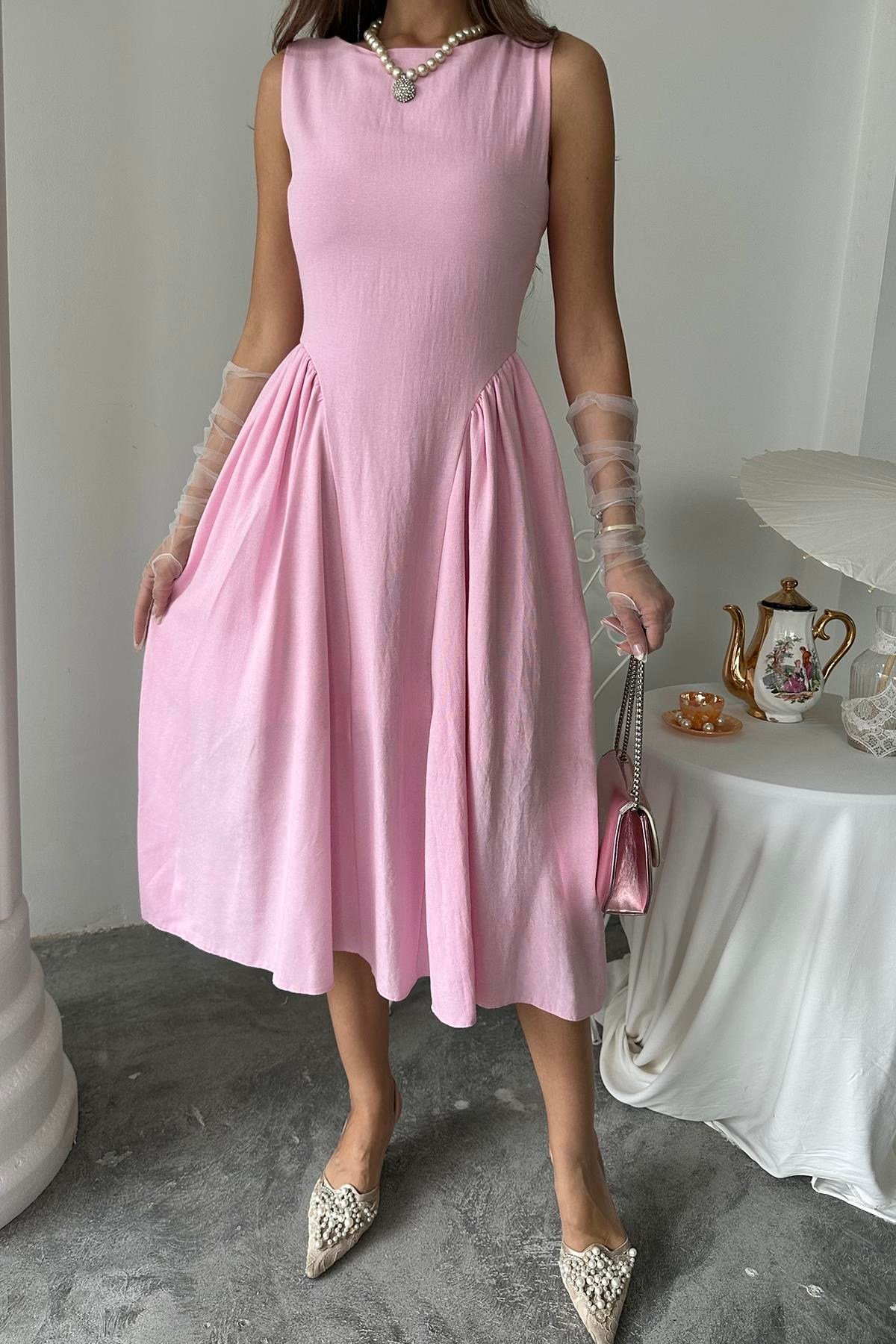 Pembe Yanları Büzgülü Midi Boy Keten Elbise