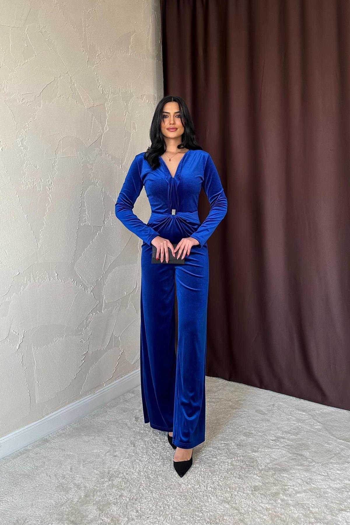 Saks Önü Tokalı Kadife Tulum