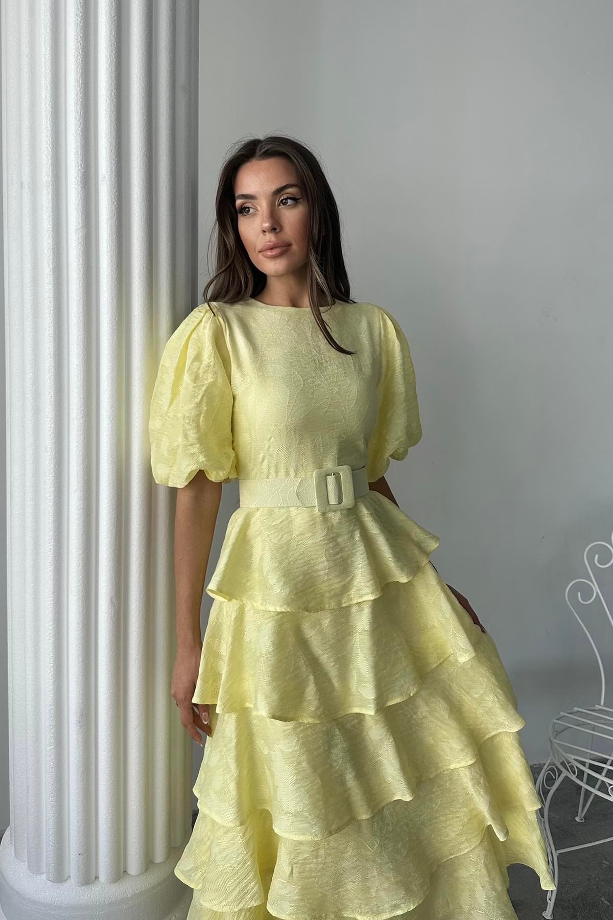 Sarı Kat Kat Balon Kollu Kemerli Elbise