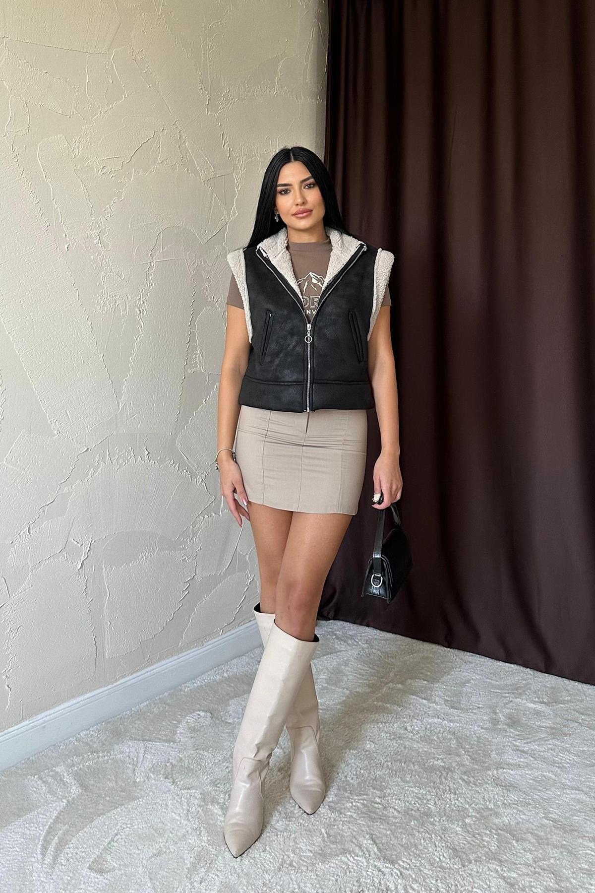 Siyah Cepli Kısa Yelek
