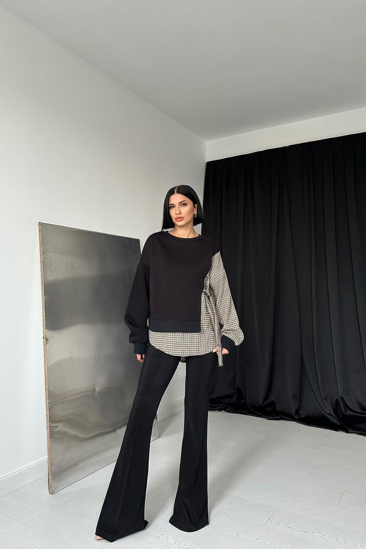 Siyah Çizgili Gömlekli Sweatshirt