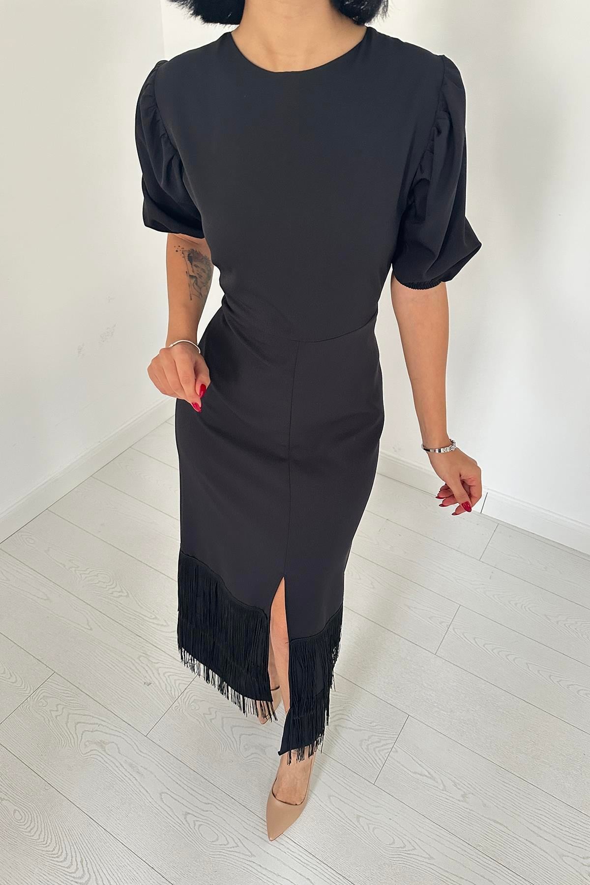 Siyah Eteği Püsküllü Elbise
