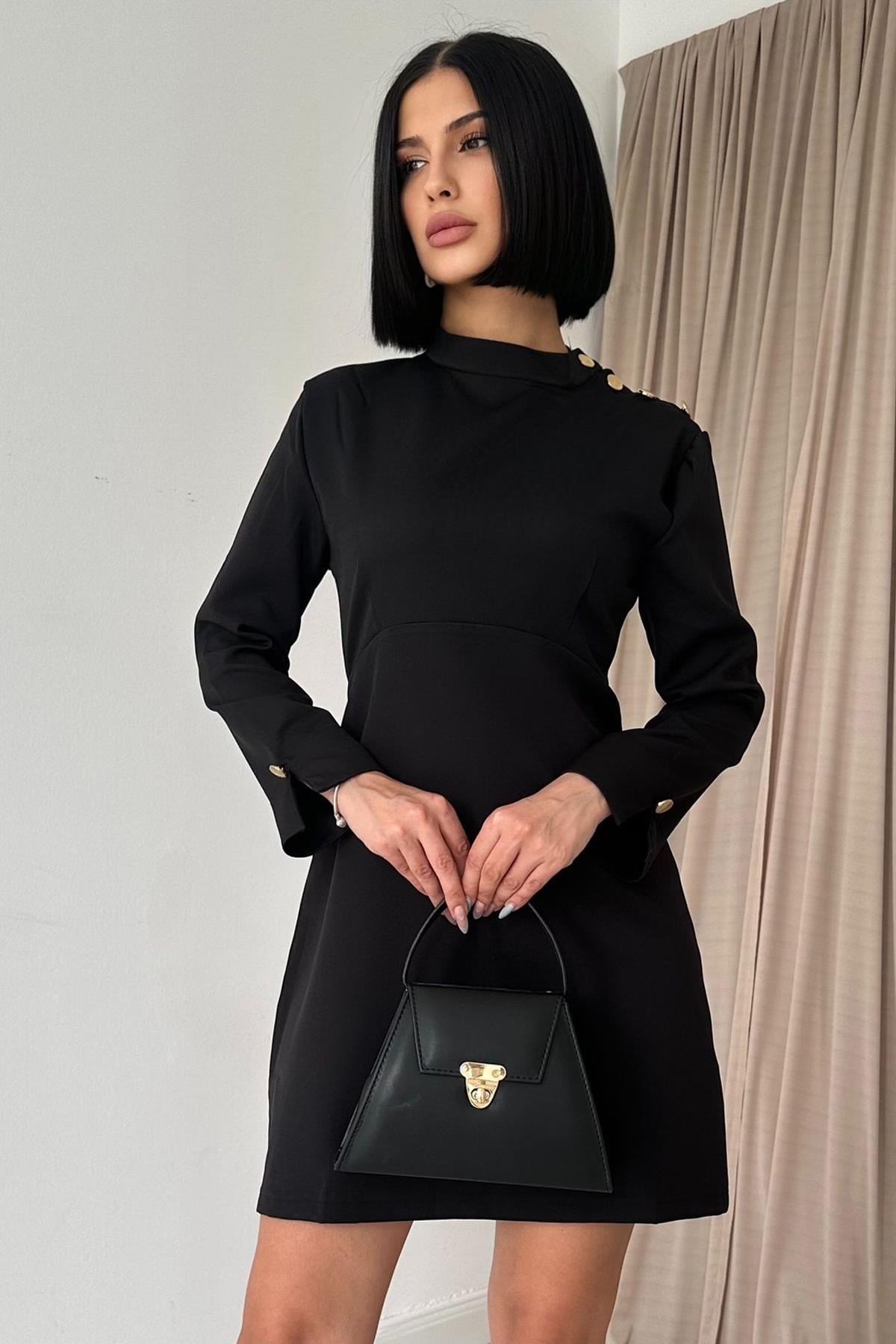 Siyah Omuzu Düğmeli Elbise
