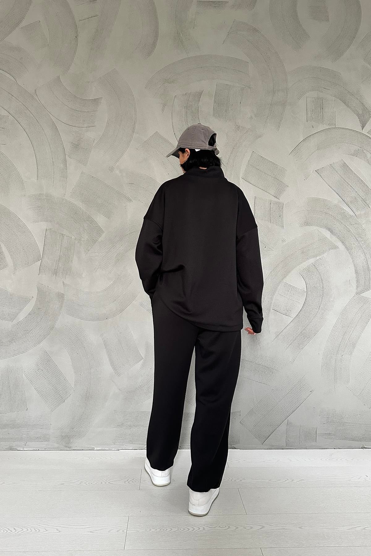 Siyah Önü Yazılı Sweatshirt Ve Pantolon Takım