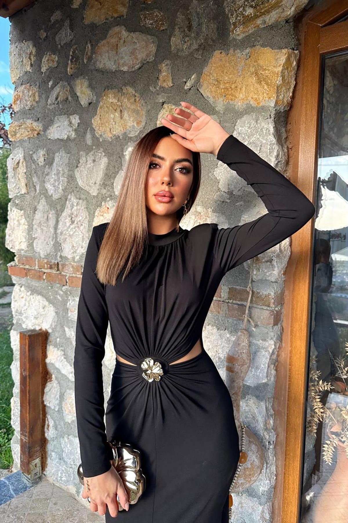 Siyah Pencere Detaylı Büzgülü Elbise