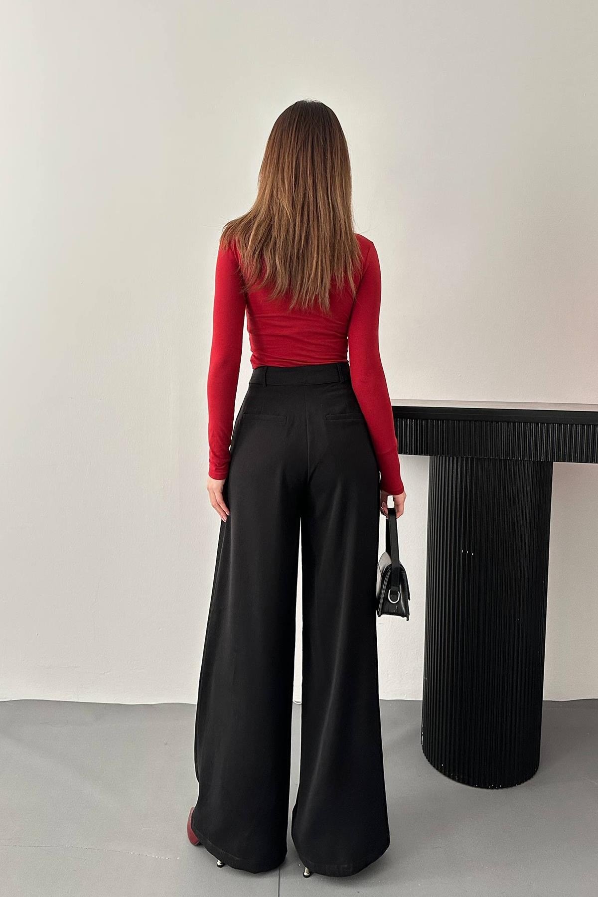 Siyah Pileli Comfort Pantolon