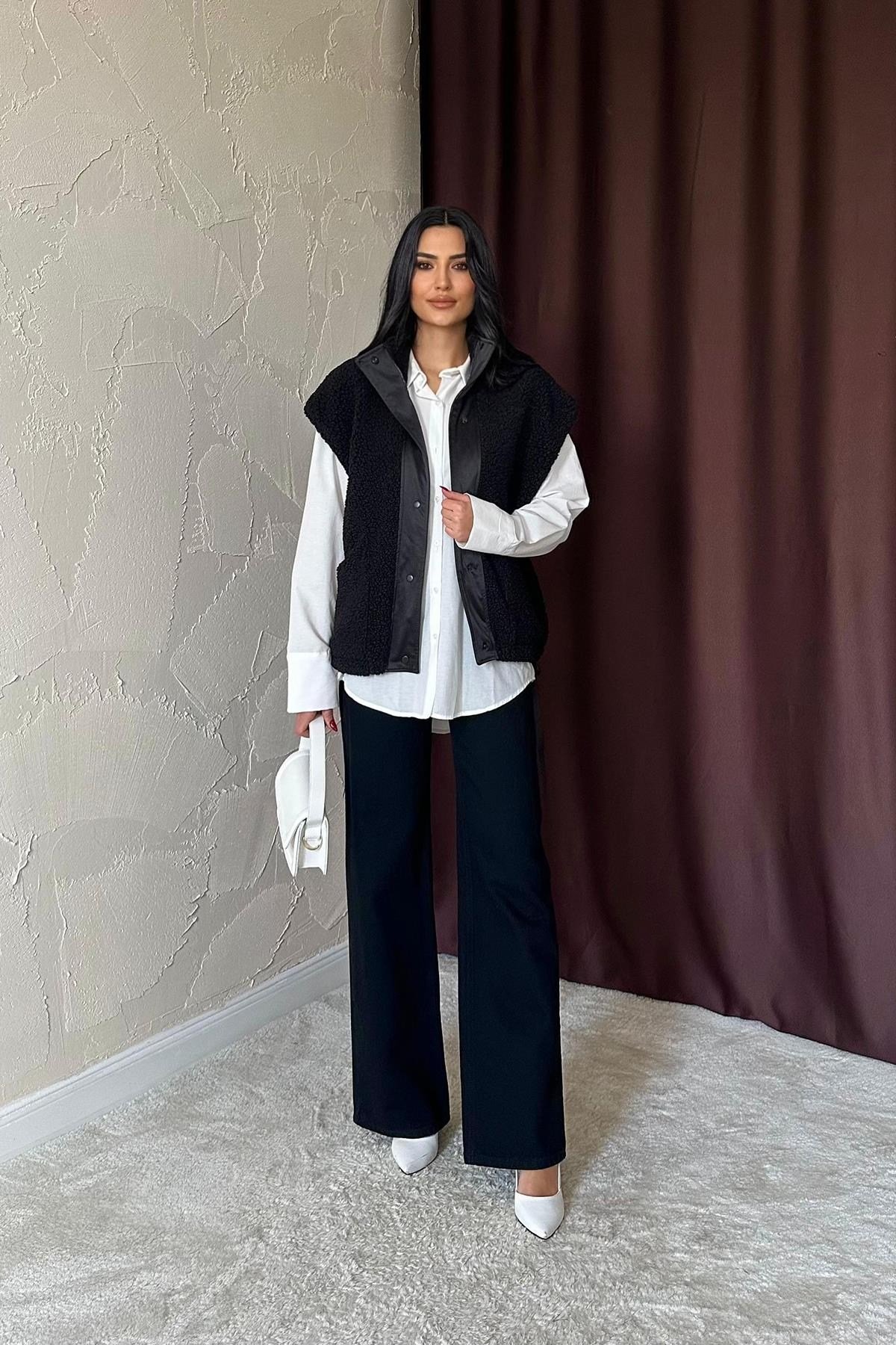Siyah Yanları Bağlı Yelek