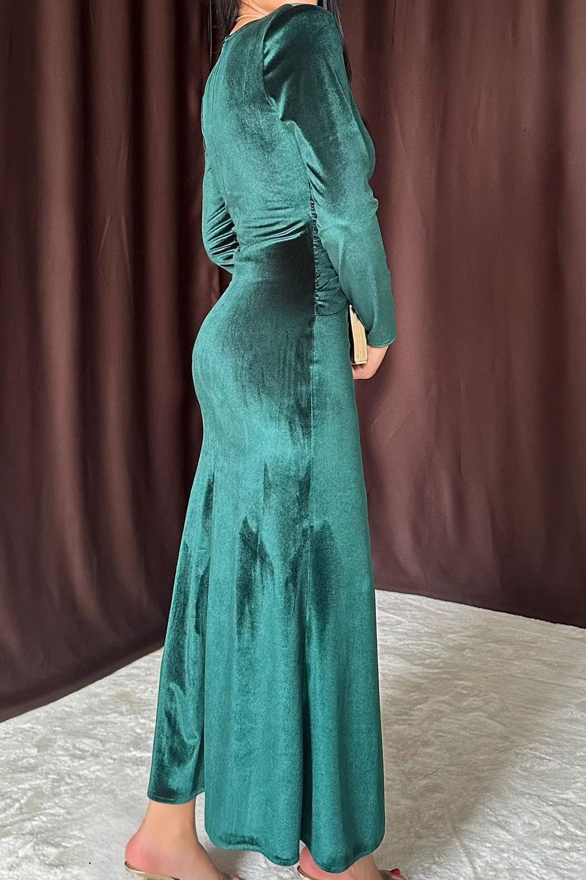 Zümrüt Önü Yırtmaçlı Güllü Elbise