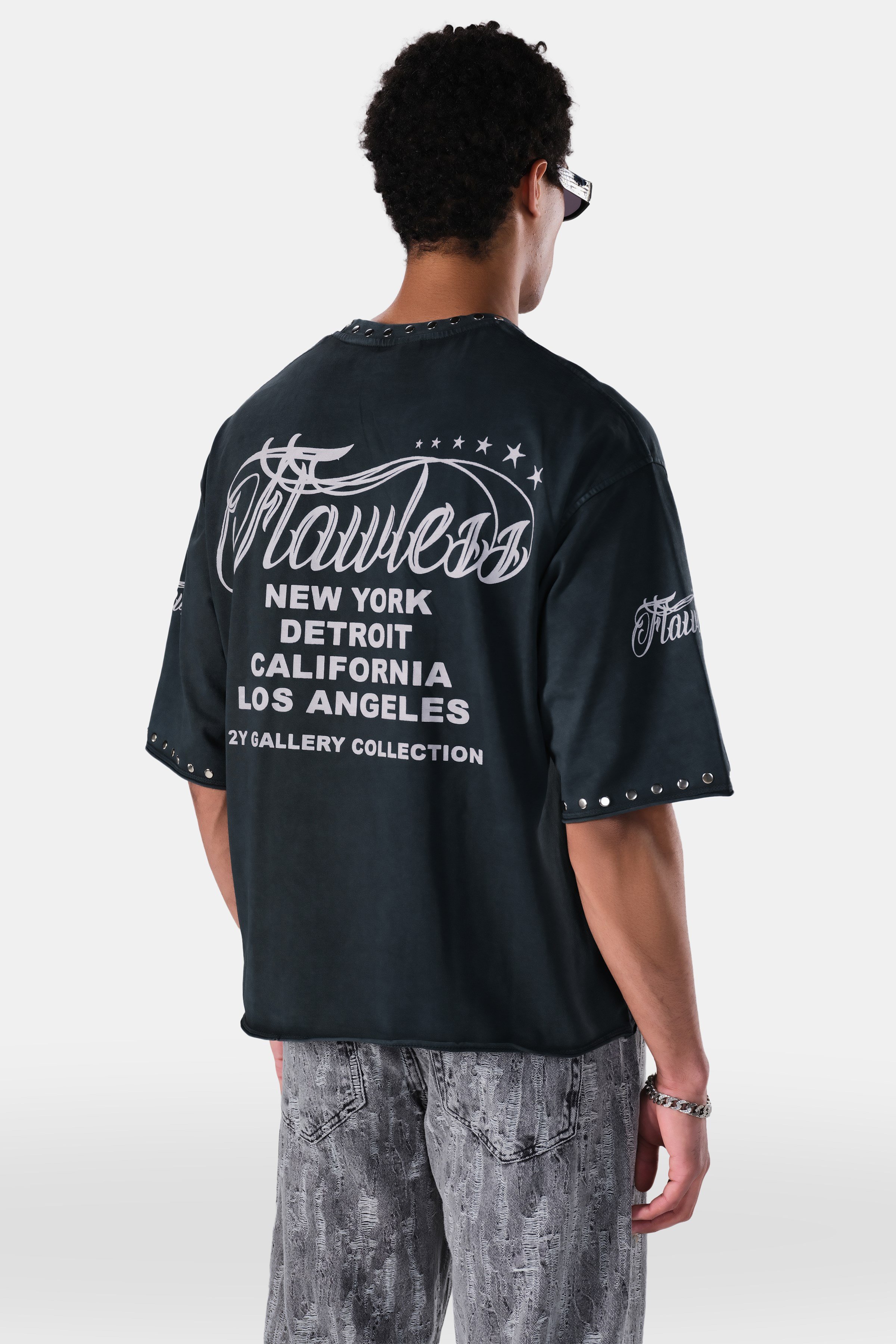 Yıkamalı Baskılı ve Metal Droplu Crop Fit Tshirt