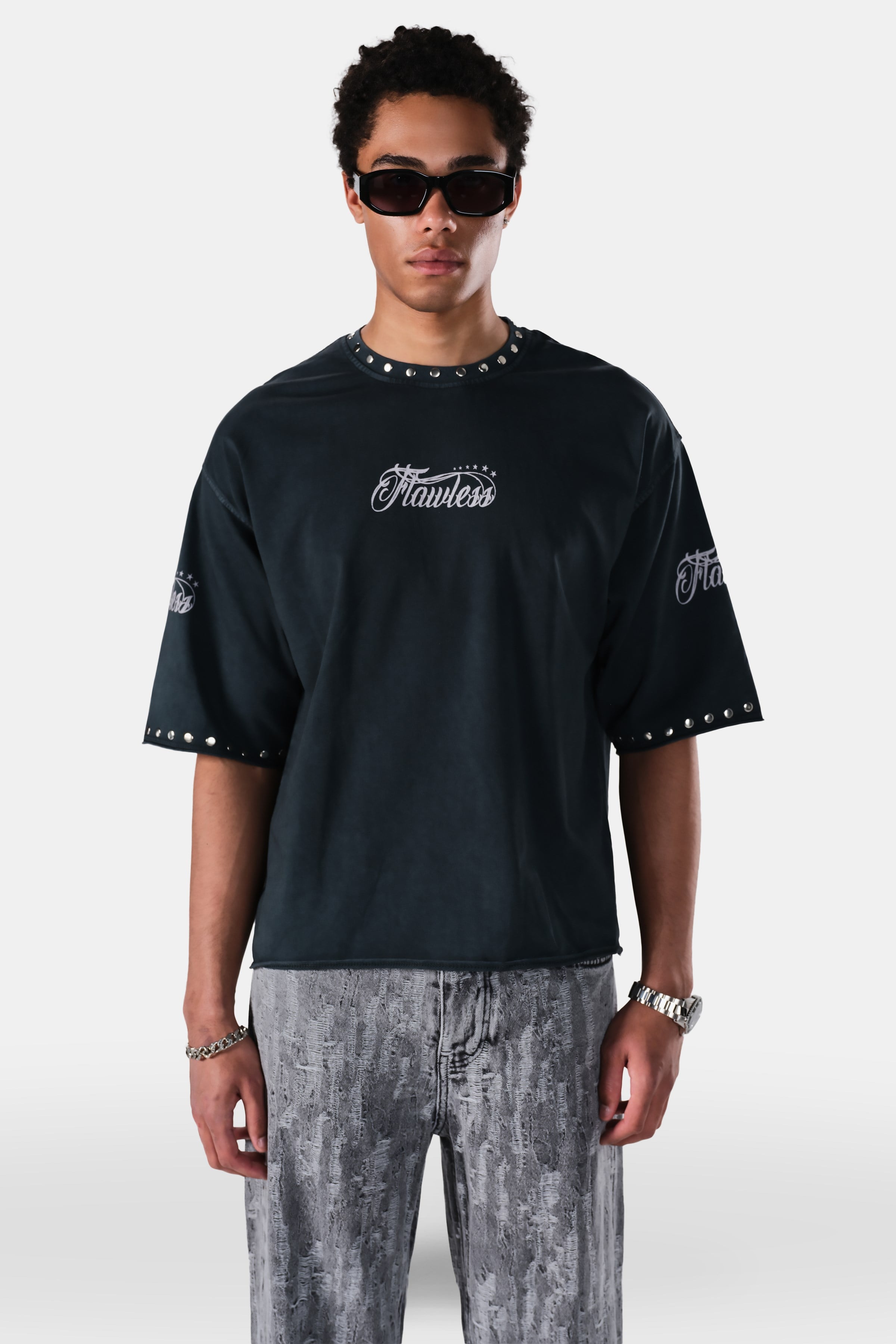 Yıkamalı Baskılı ve Metal Droplu Crop Fit Tshirt