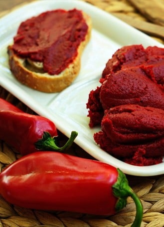 Gün kurusu tatlı biber salçası 1 kg.