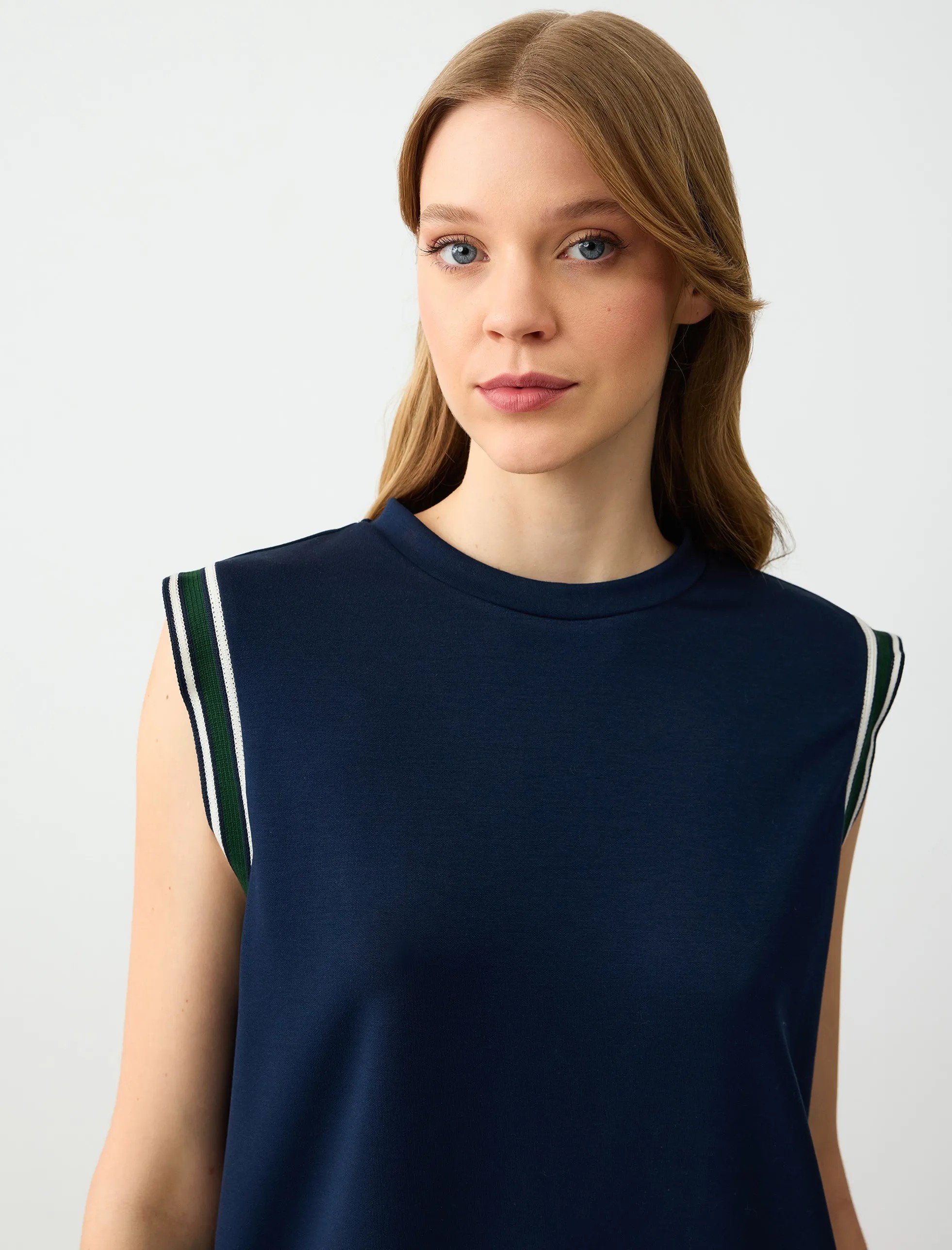 Bisiklet Yaka Kolsuz Örme Modal Tişört