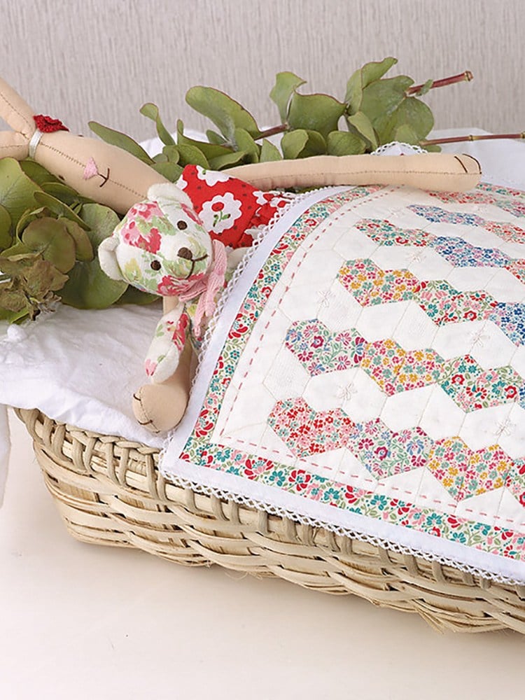 English Paper Piecing A Stitch In Time (İngilizce)