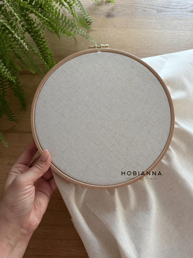 FL11 Natural Linen Width:180cm, 36Ct