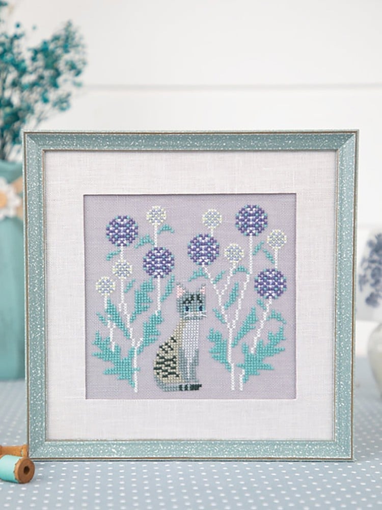 Happy Days Cross Stitch Kanaviçe Kitabı (İngilizce)