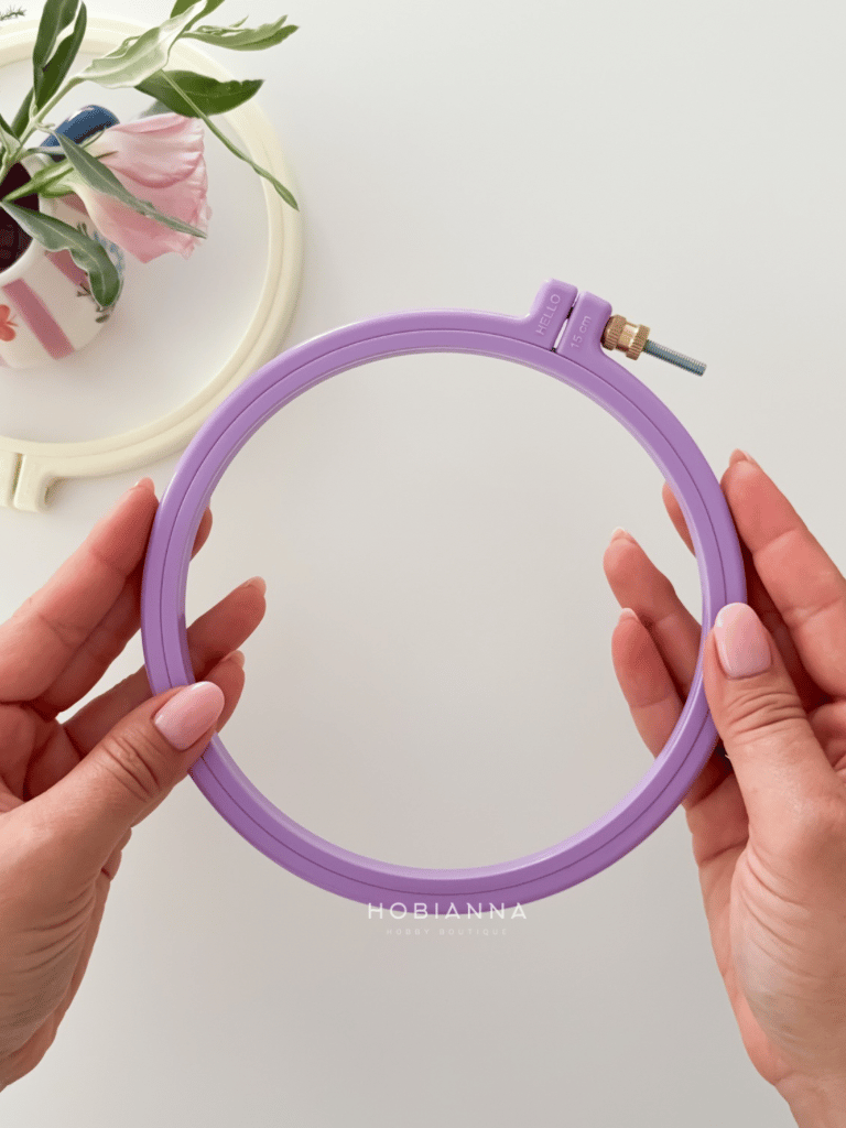 Hello Plastik Punch ve Nakış Kasnağı (Çap: 15cm)