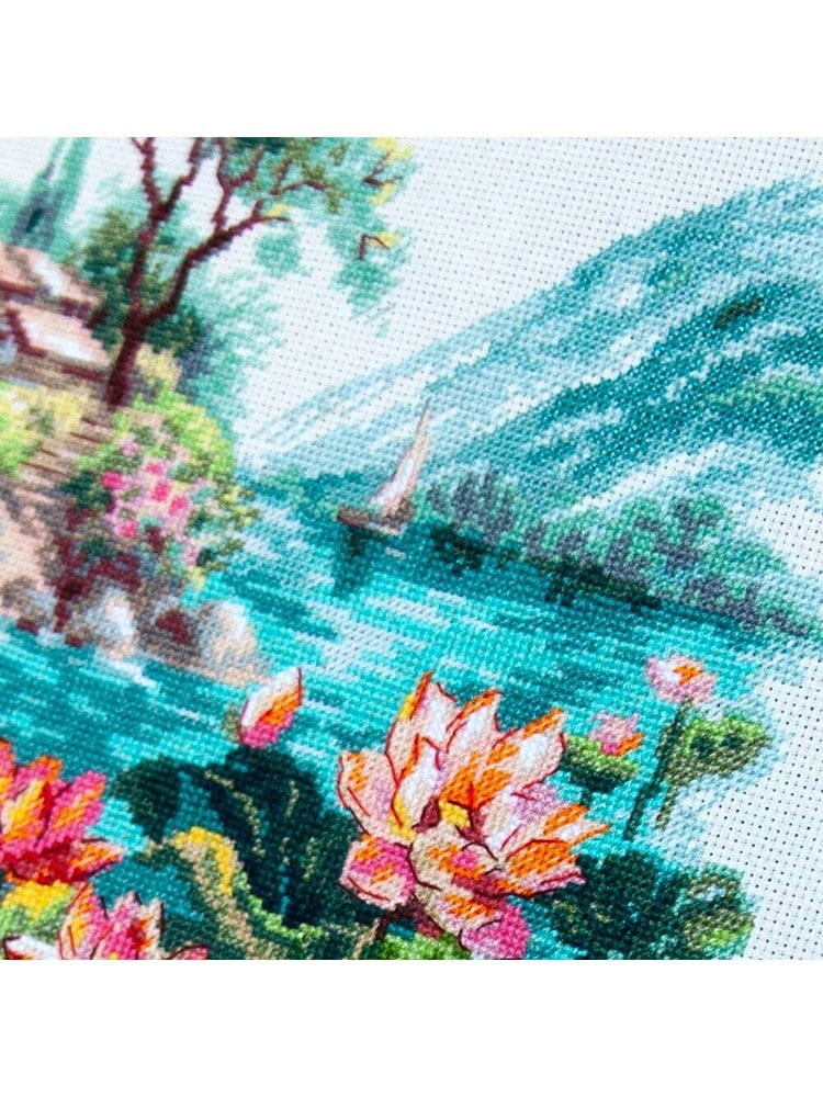 Magic Needle Açan Lotuslar Kanaviçe Kiti - 70-01