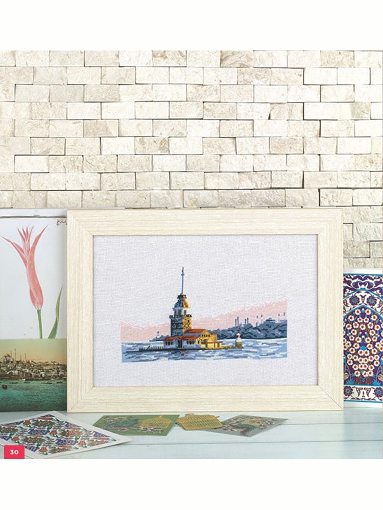 Stunning Scenery in Cross Stitch Kanaviçe Kitabı (İngilizce)