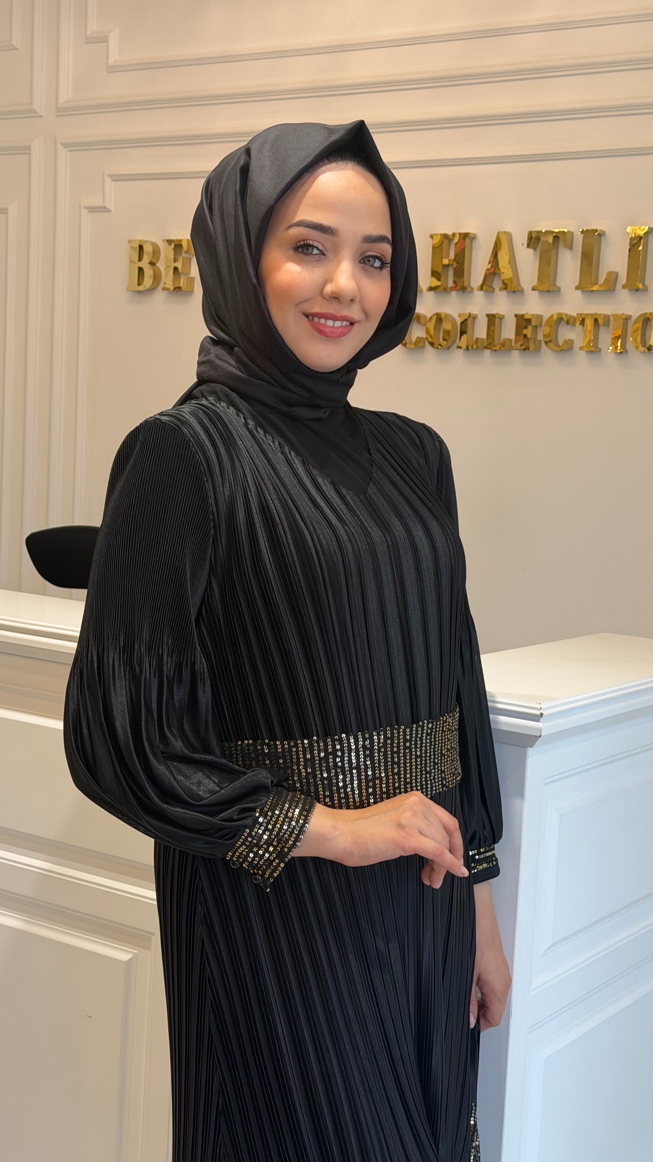 BTL Gold Pul Detaylı Akordiyon Elbise Siyah
