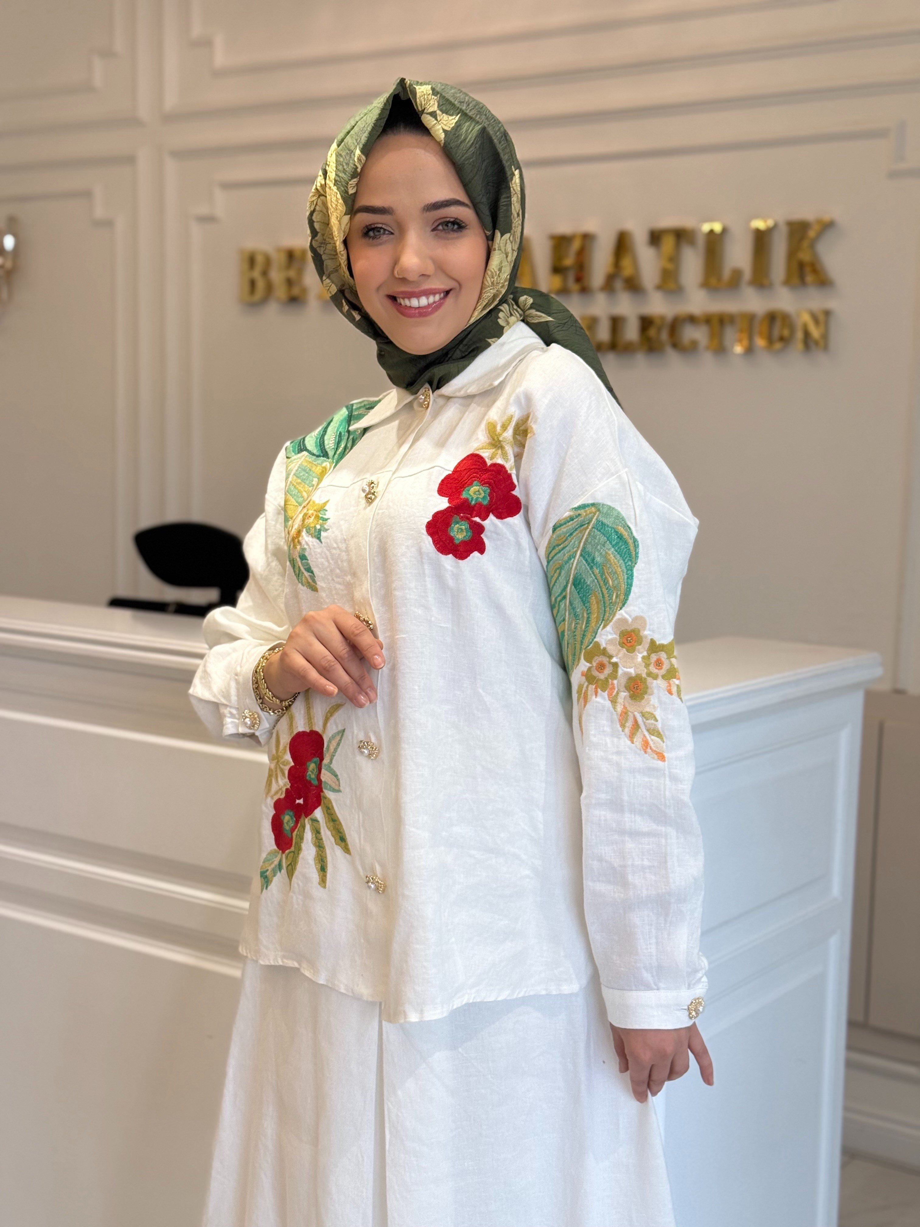 Ghısa Çiçek Desenli Etekli Takım Beyaz