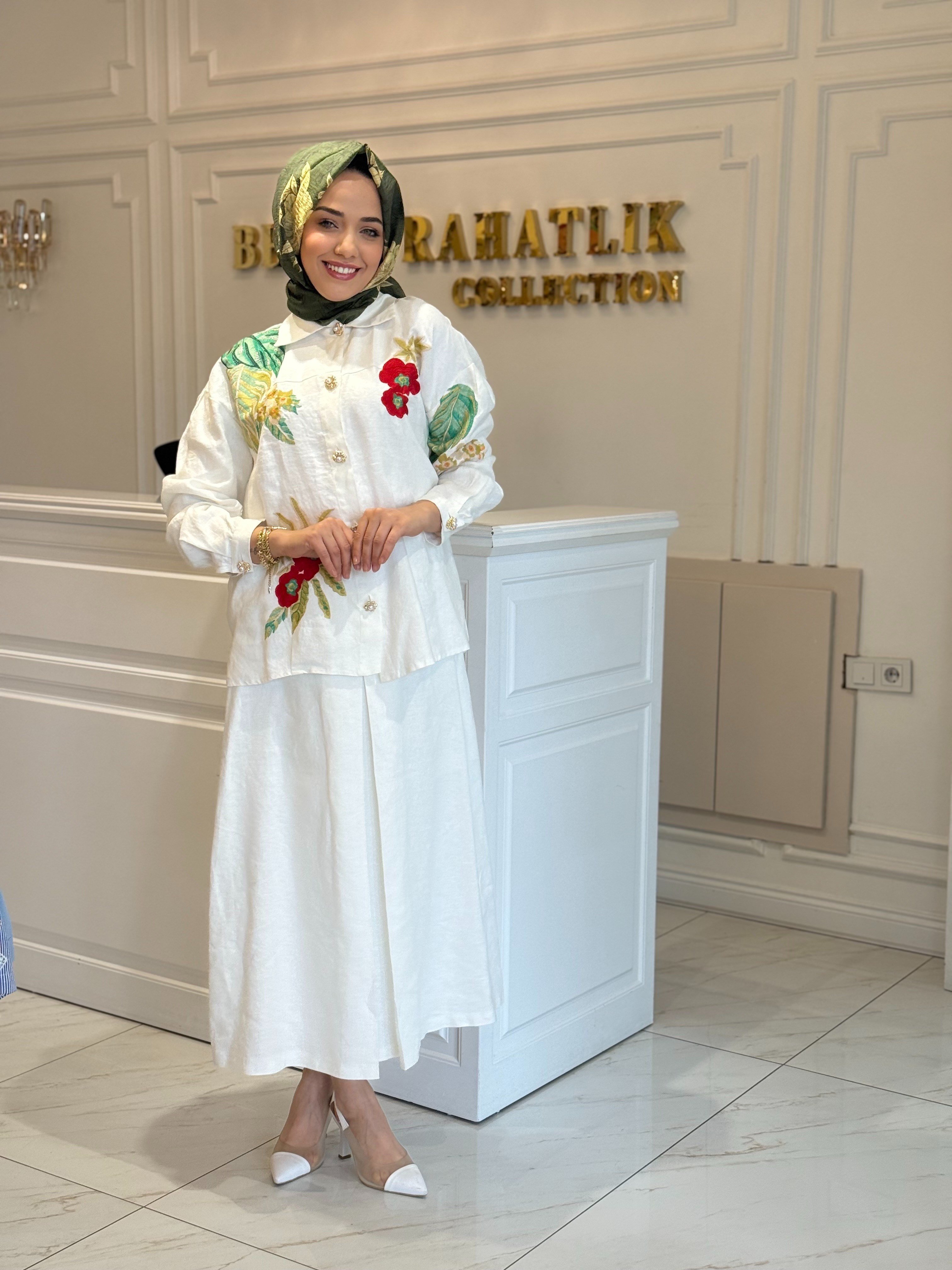 Ghısa Çiçek Desenli Etekli Takım Beyaz