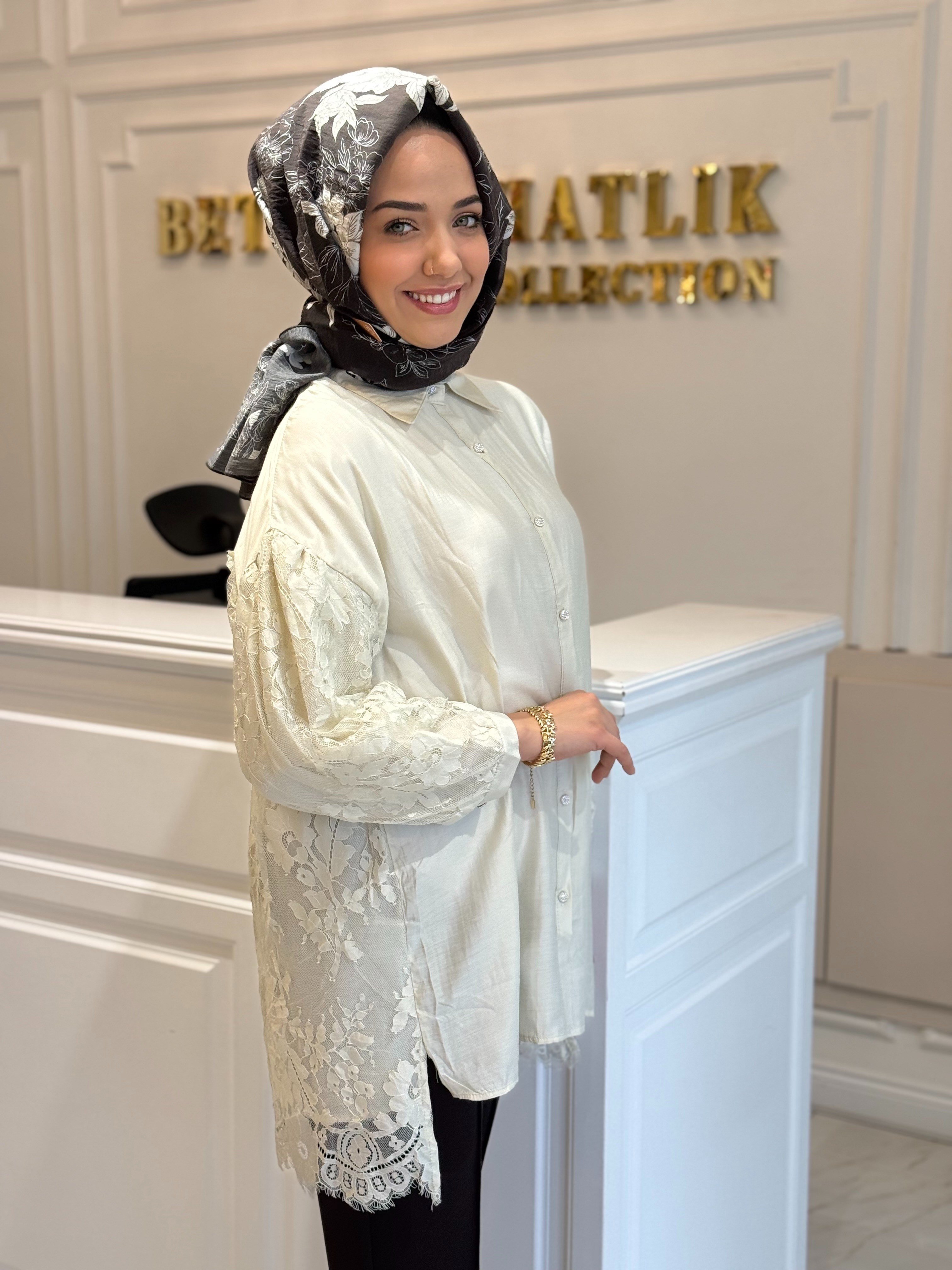 Ghısa Çiçek Ve Dantel Detaylı Gömlek Bej