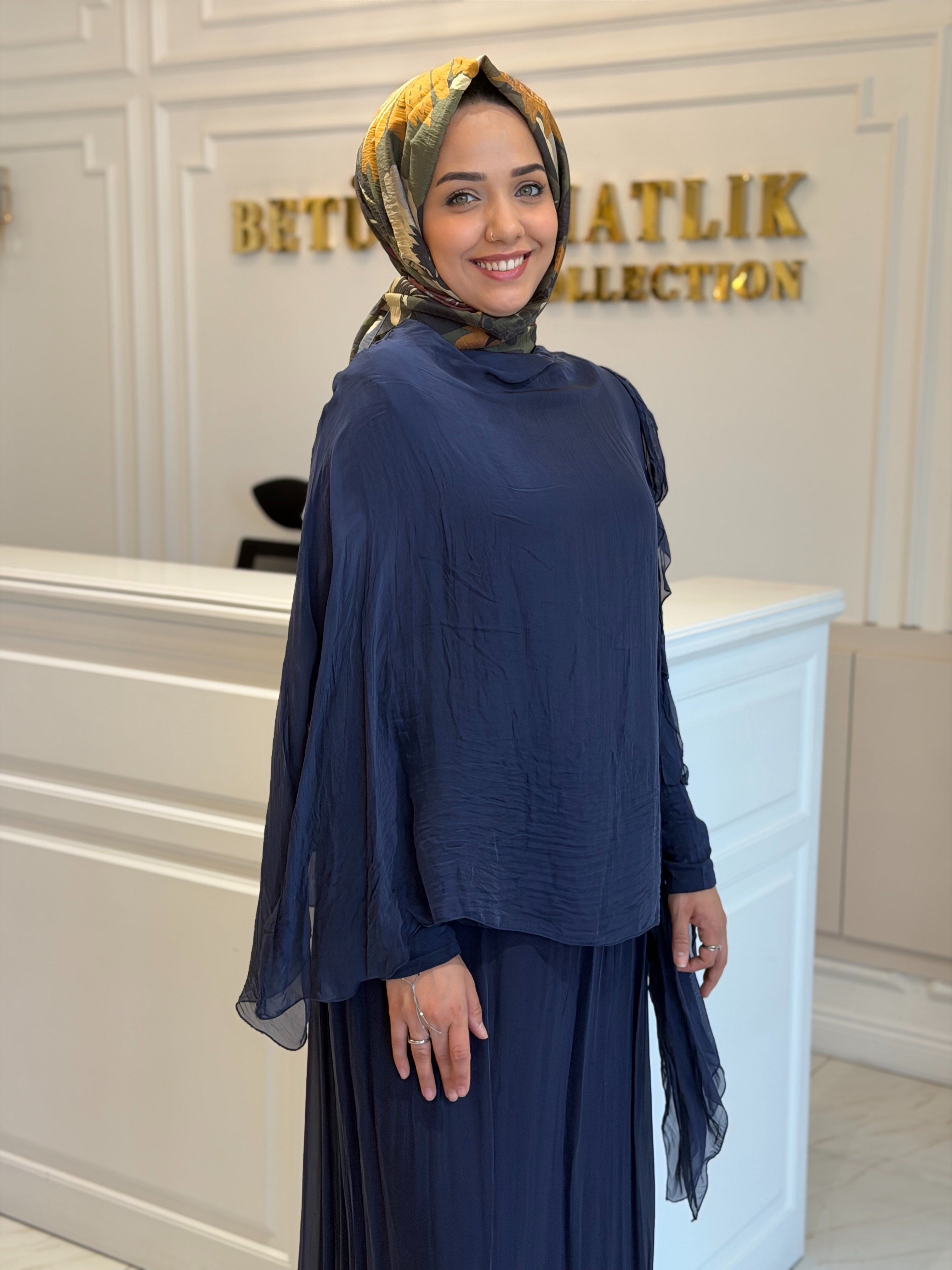 BTL İthal İpek Etekli Takım Mavi