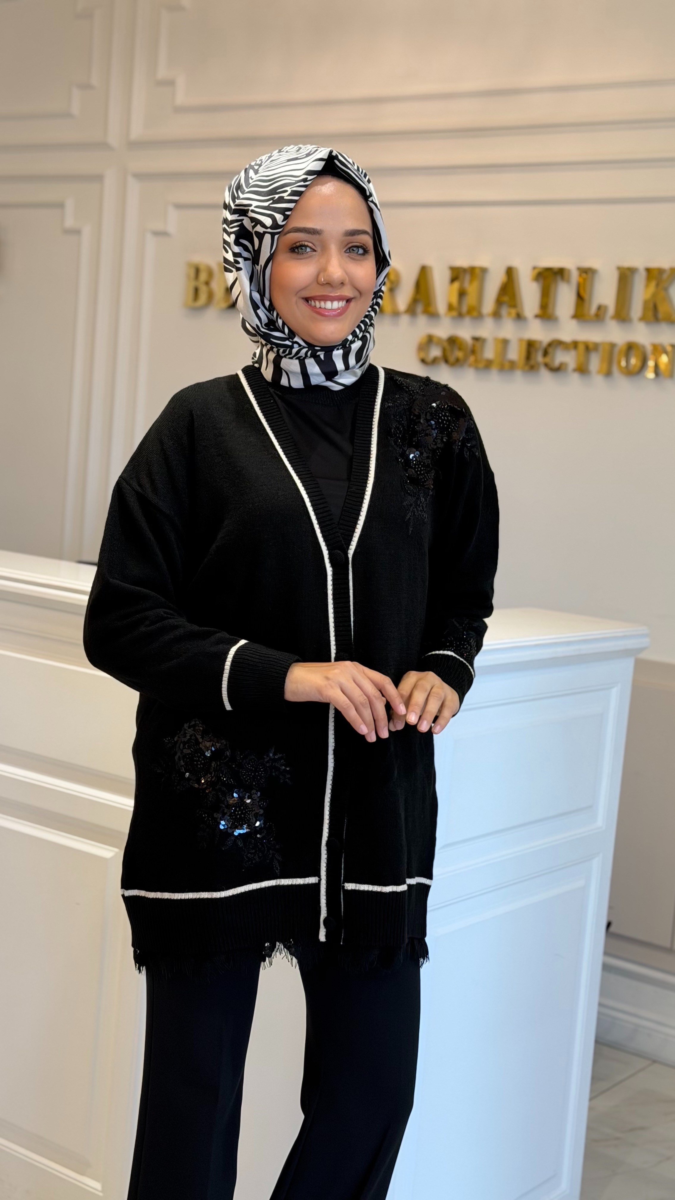 MY312 6205 İŞLEMELİ TRİKO HIRKA SİYAH