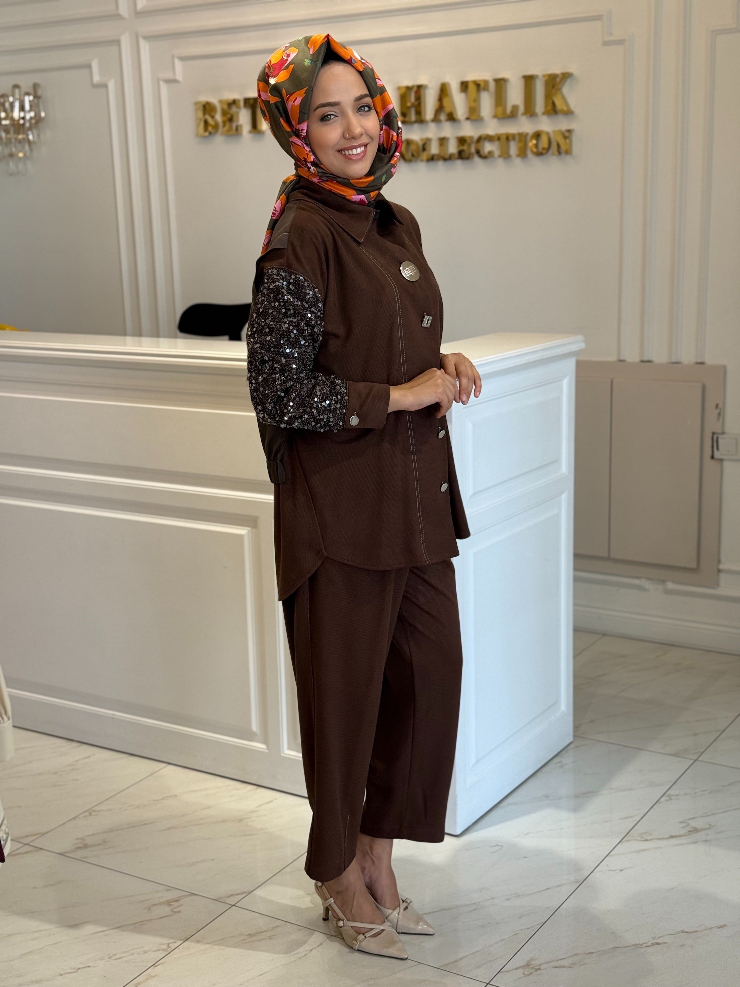 MY312 1733 ÖNÜ DÜĞMELİ TAKIM KAHVE