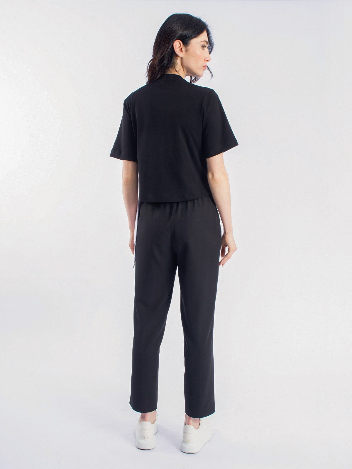 Asimetrik Kesim Tişört&Fit Havuç Kesim Pantolon İkili Takım