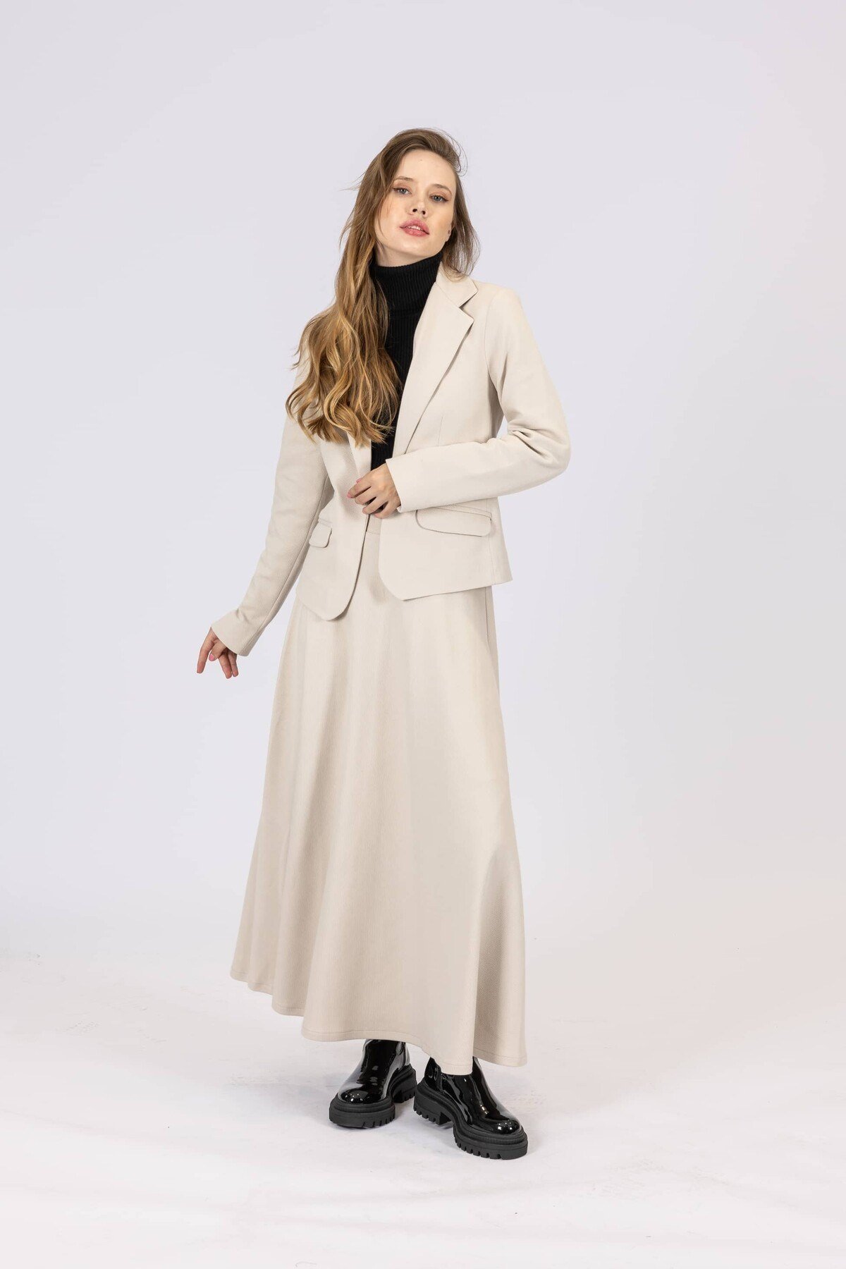 Astarsız Örme Blazer Ceket & Volan Detaylı Kloş Uzun Etek Kadın İkili Takım