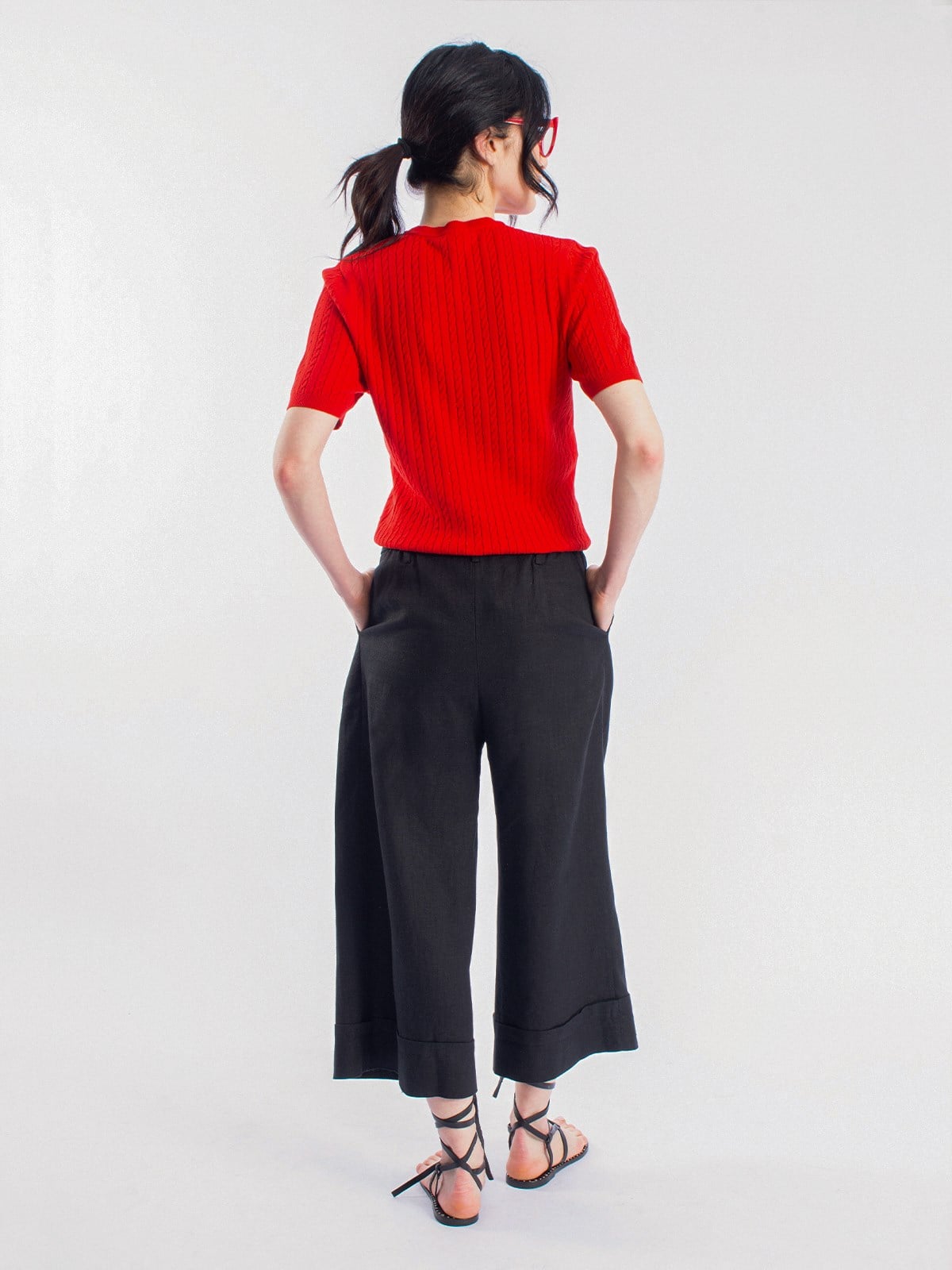 Minimal Örgü Desenli Kısa Kol Triko&Beli Kuşaklı Midi Pantolon İkili Takım