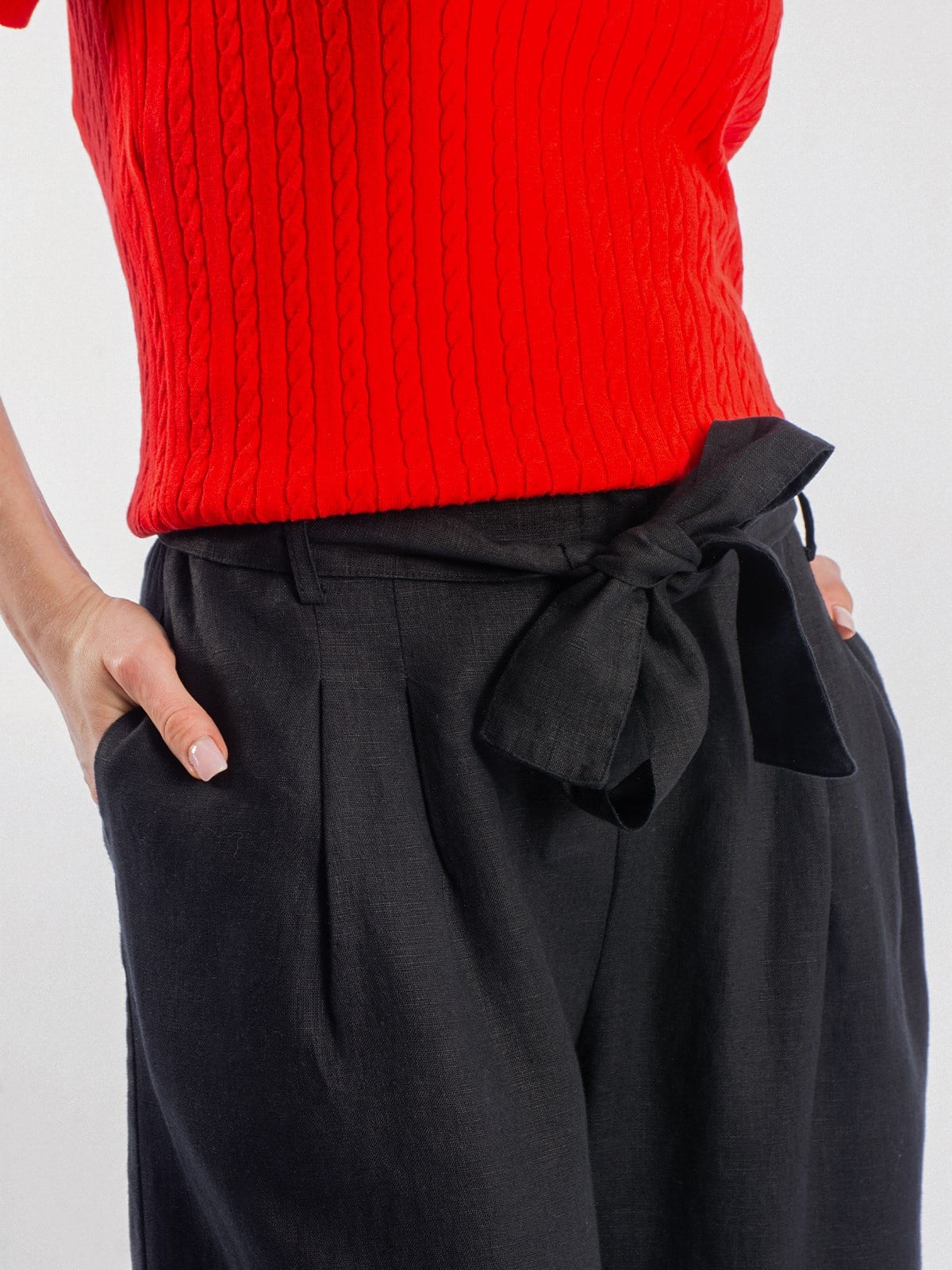 Minimal Örgü Desenli Kısa Kol Triko&Beli Kuşaklı Midi Pantolon İkili Takım