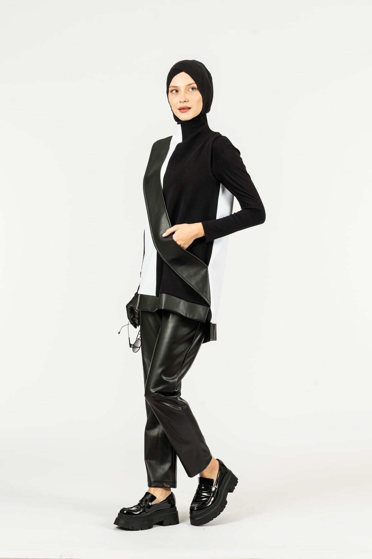 Minimal Tasarım Deri Detaylı Kadın Sweat