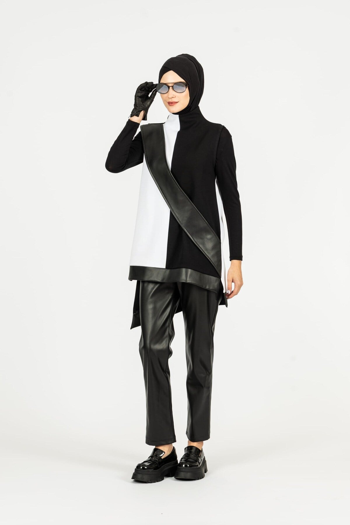 Minimal Tasarım Deri Detaylı Kadın Sweat