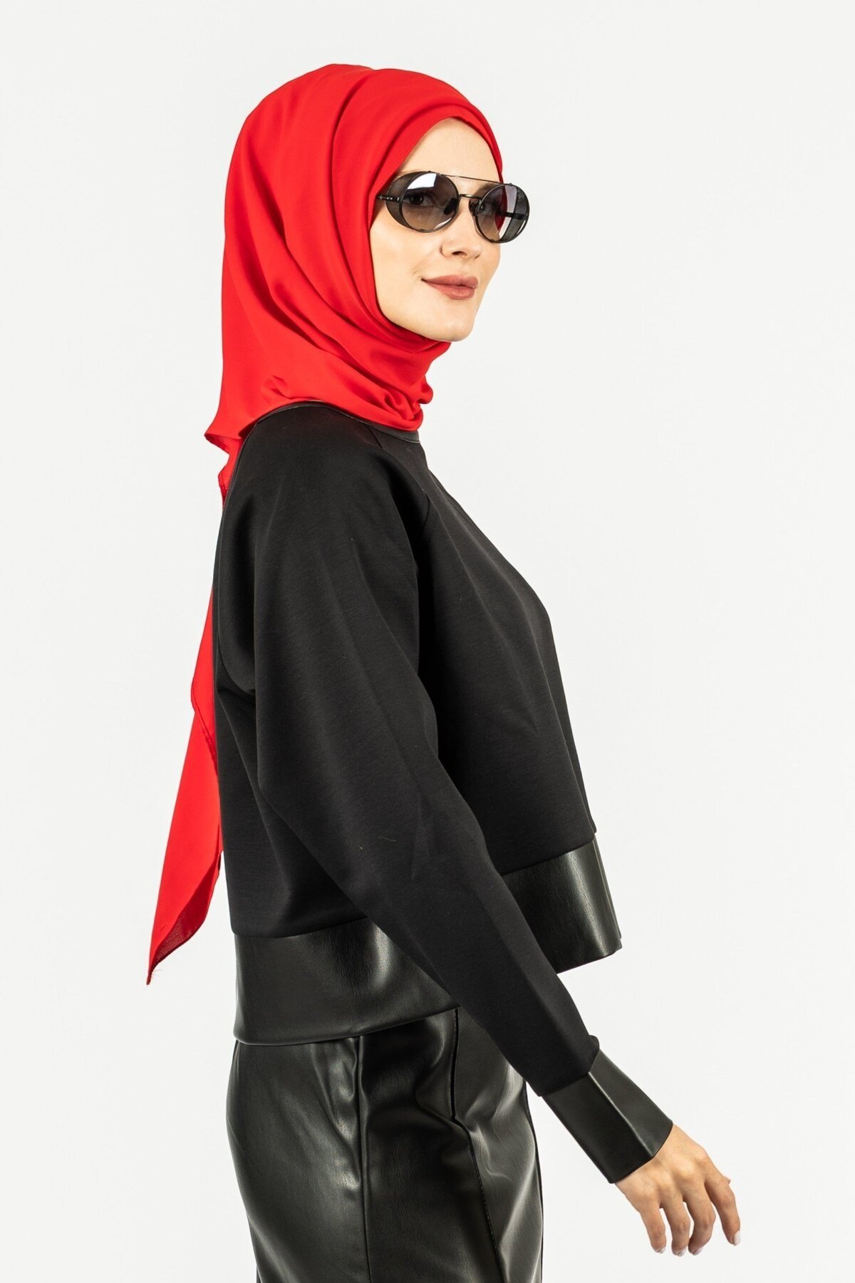 Modal Kumaş Deri Detaylı Kadın Sweat