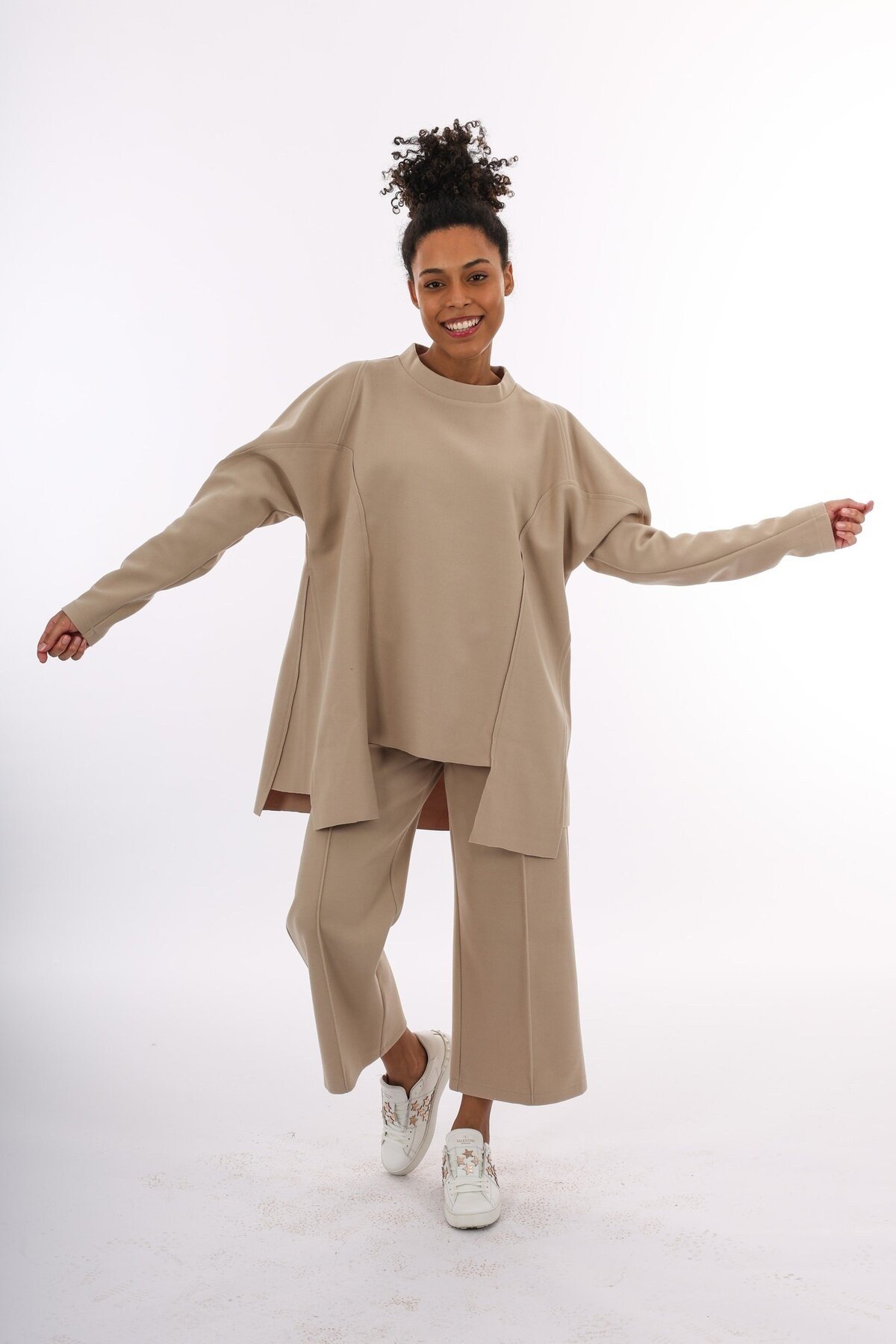Pis Dikiş Detaylı Oversize Kesim Kadın Sweatshirt