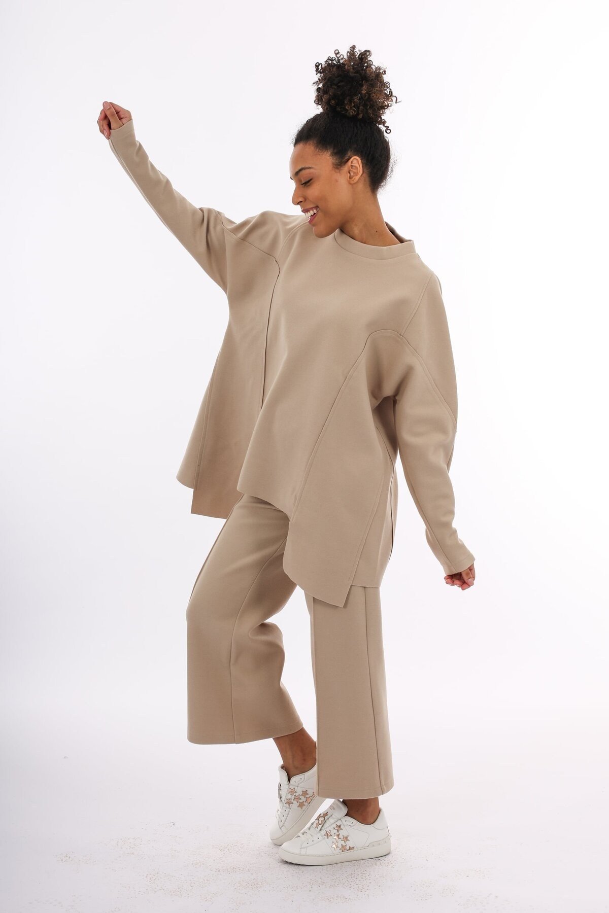 Pis Dikiş Detaylı Oversize Kesim Kadın Sweatshirt