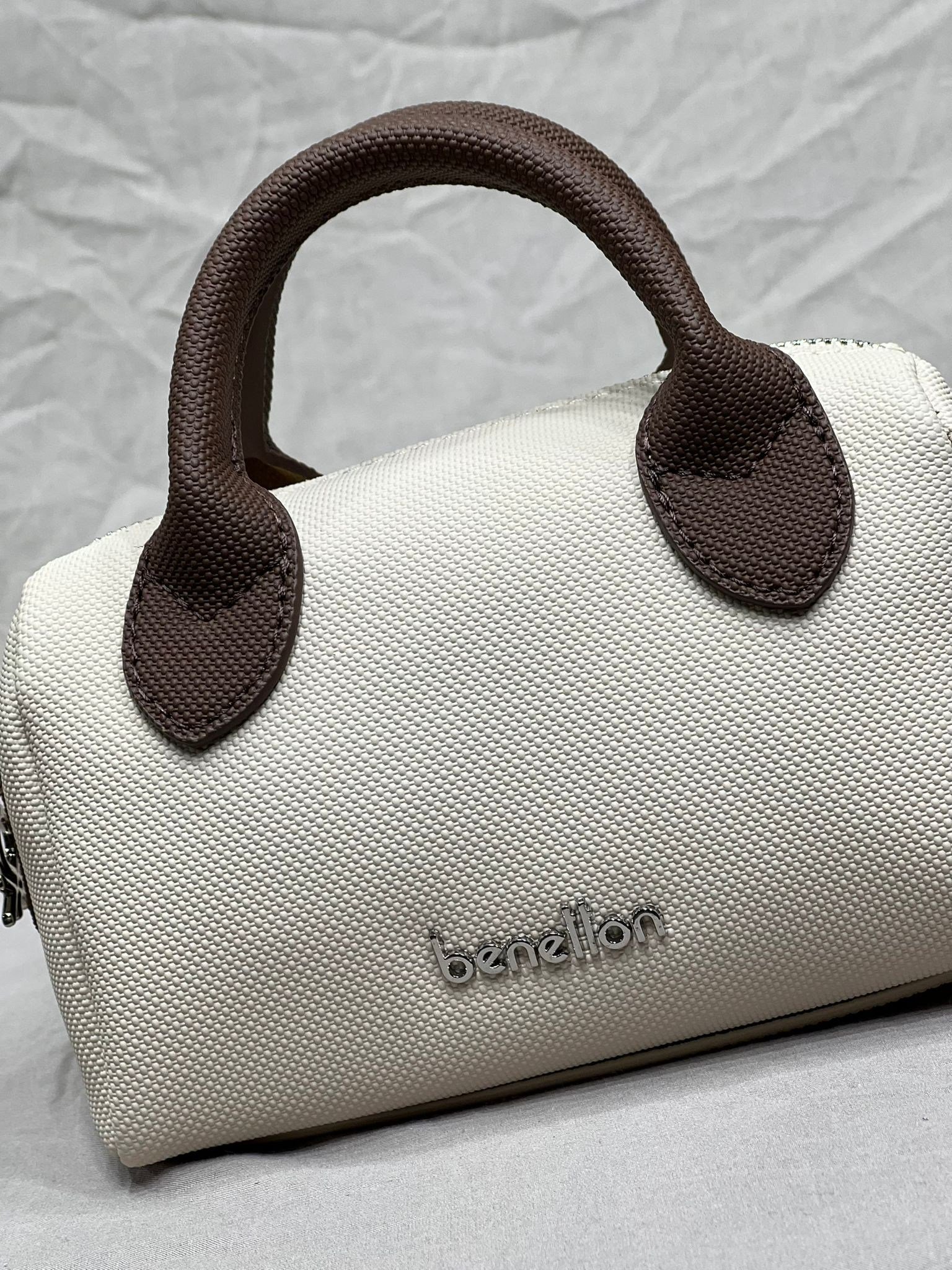 United Colors of Benetton Bnt 1825 Kadın Çapraz Çantası 