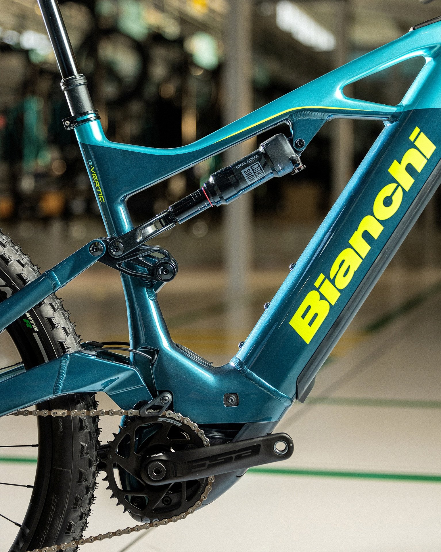 BIANCHI E-VERTIC FX-TYPE 9.2 DAĞ BİSİKLETİ BOSCH PERF. LİNE CX YEŞİL (S/40CM)