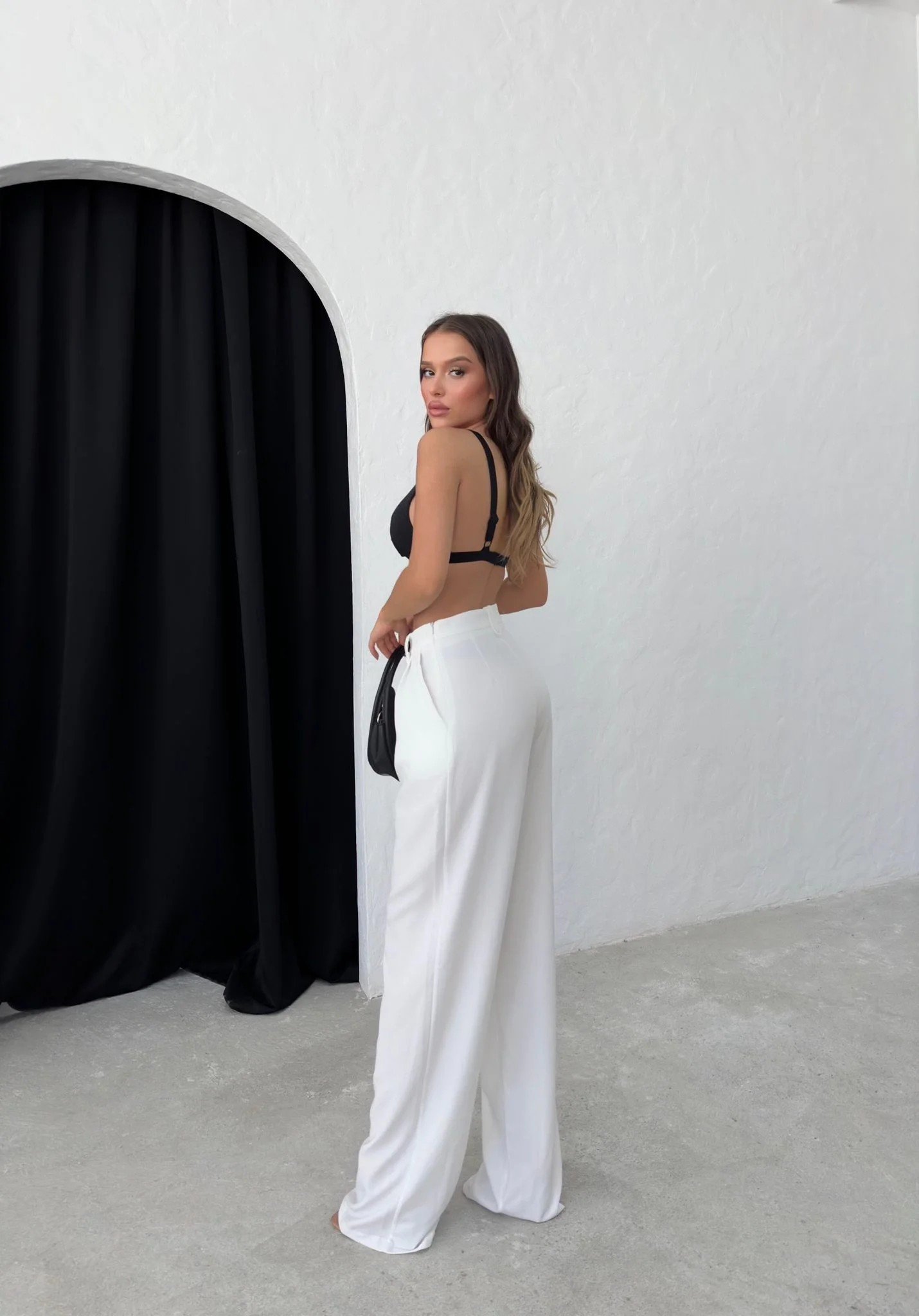 APOLET KEMER DETAY PİLELİ PALAZZO KETEN PANTOLON BEYAZ