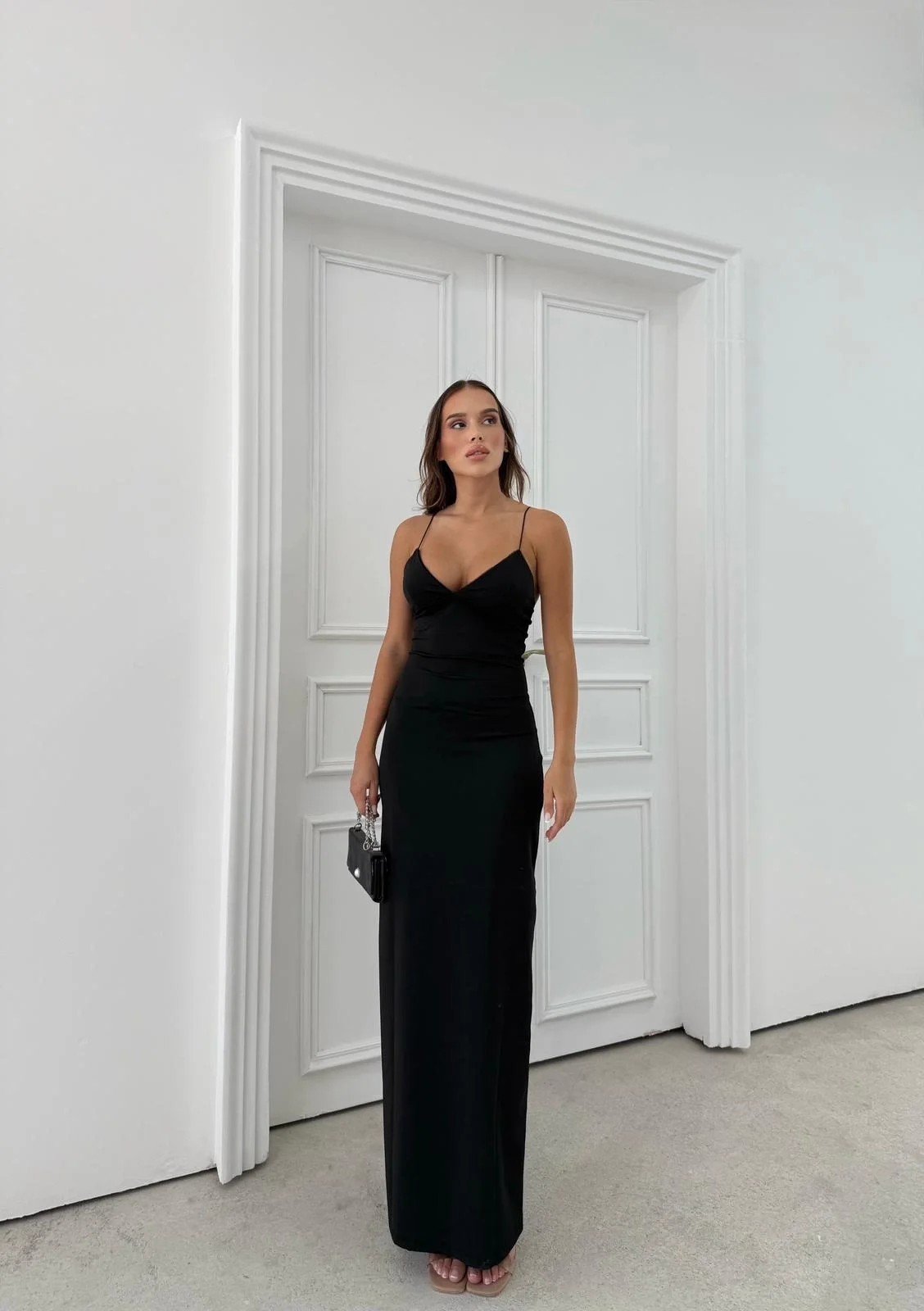 ASKILI DANTEL DETAY UZUN KALEM ELBİSE SİYAH