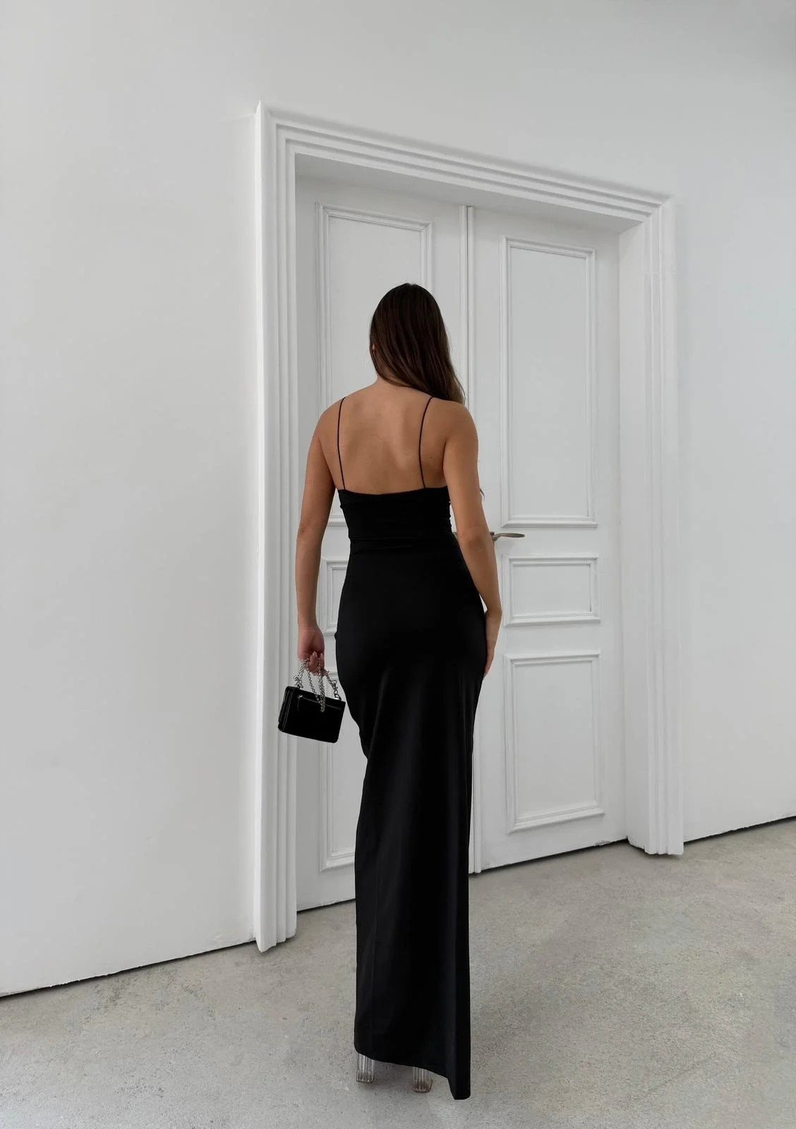 ASKILI DANTEL DETAY UZUN KALEM ELBİSE SİYAH