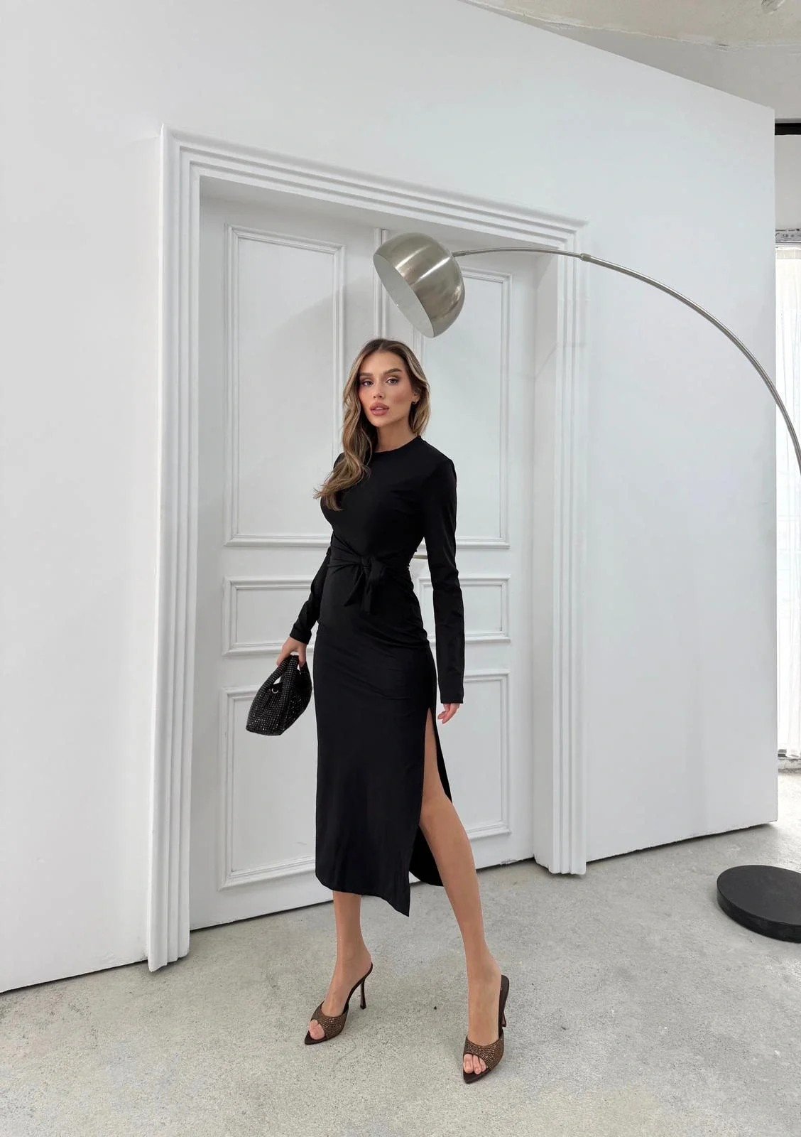 BEL BAĞLAMA DETAY YIRTMAÇLI MODAL ELBİSE SİYAH