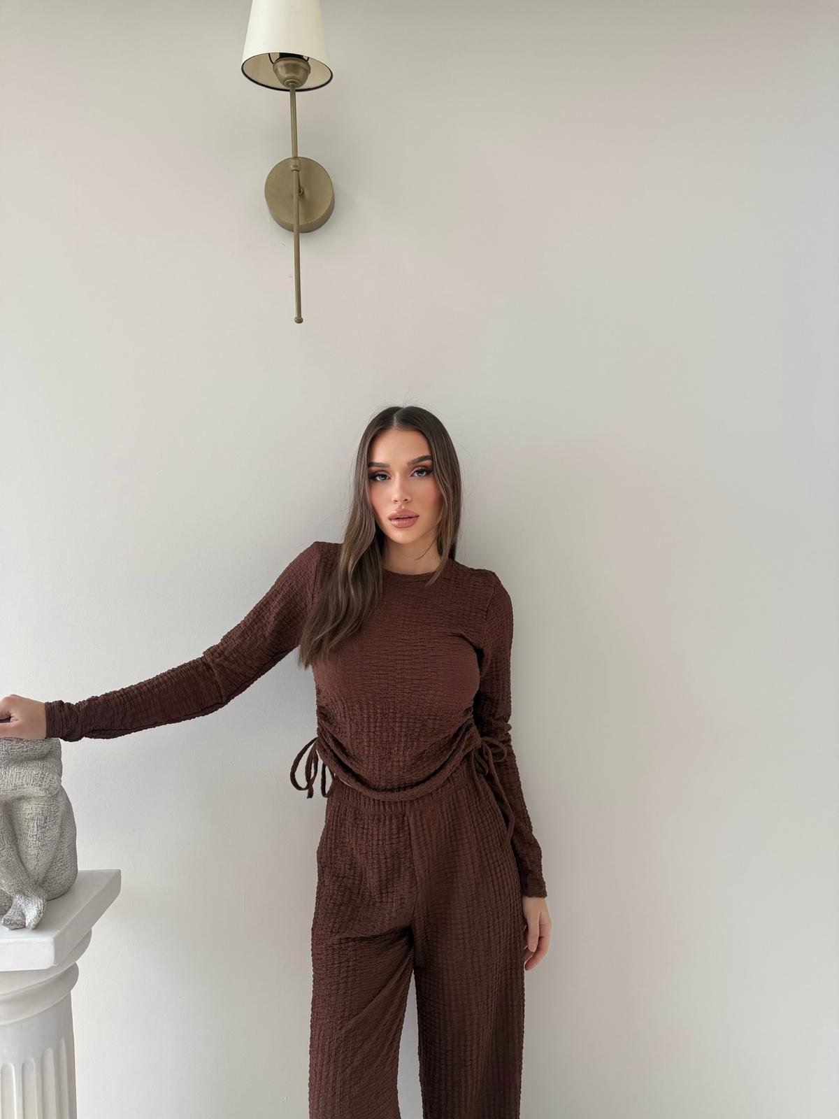 Bel Büzgülü Gofre Bluz ve Pantolonlu Gofre Takım Kahve 2047