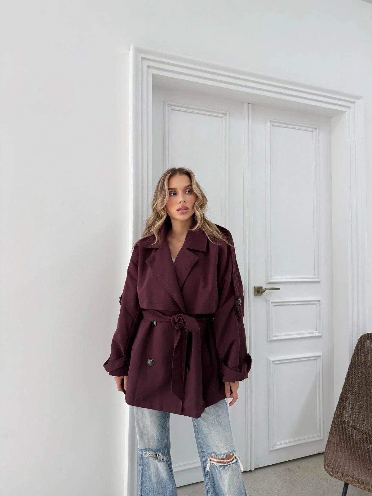 BEL KUŞAKLI DÜĞME DETAY İÇ ASTARLI OVERSİZE KISA TRENÇKOT MÜRDÜM