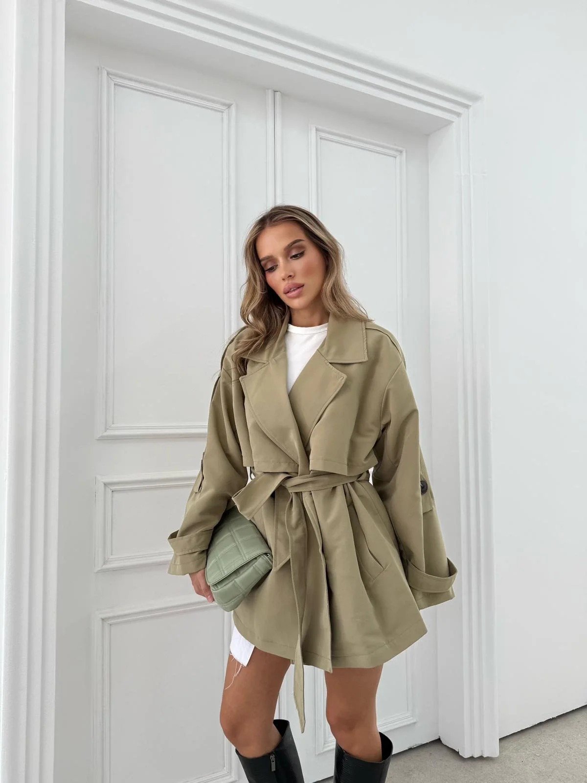 BEL KUŞAKLI DÜĞME DETAY İÇ ASTARLI OVERSİZE KISA TRENÇKOT HAKİ